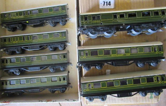 Trix Twin Southern Railway E.M.U. driving car with six S.R. coaches Image