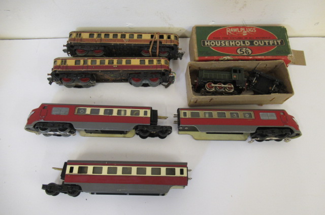 Trix Meteor Diesel Express in red/cream Image