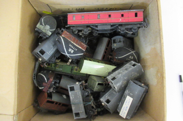 Trix Twin playworn goods wagons Image