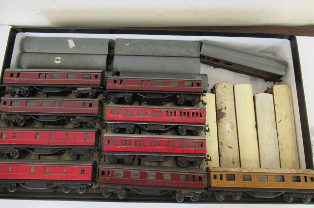 Thirty unboxed Trix Twin short passenger coaches from L.N.E.R. Image