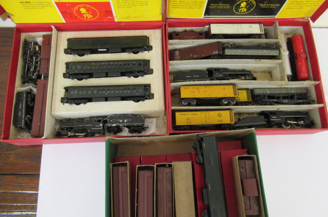 Trix Twin American locomotives and rolling stock including four American style tender locomotives Image