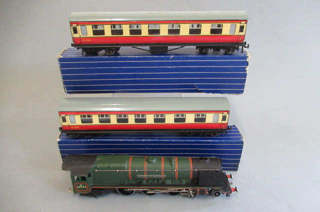 Hornby Dublo Duchess of Montrose in B.R. green (tender missing) and two D12 B.R. coaches (boxed) Image