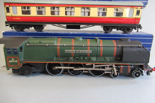 Hornby Dublo Duchess of Montrose in B.R. green (tender missing) and two D12 B.R. coaches (boxed) Image