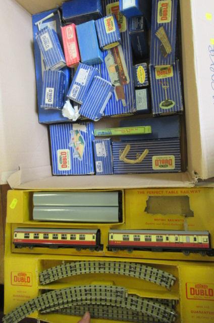 Hornby Dublo wagons and trackside accessories including station island Image