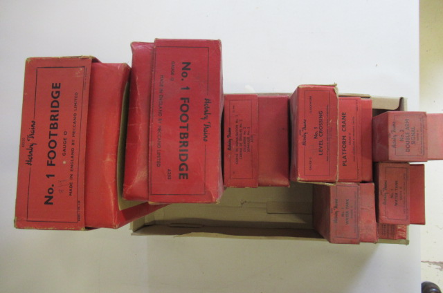 Boxed Hornby trains trackside accessories comprising platform crane Image