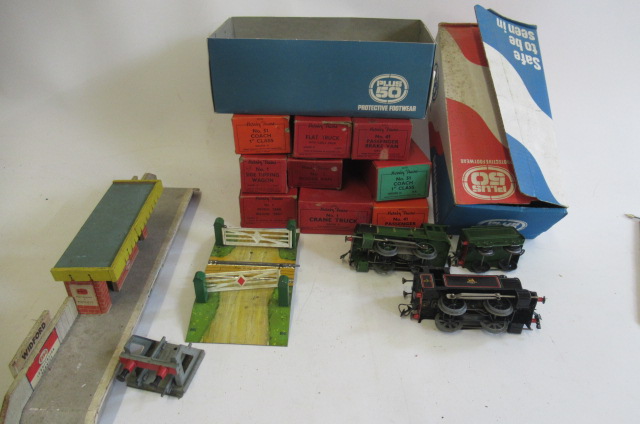 Hornby trains clockwork L.N.E.R. 501 locomotive and Type 50 clockwork tank locomotive Image