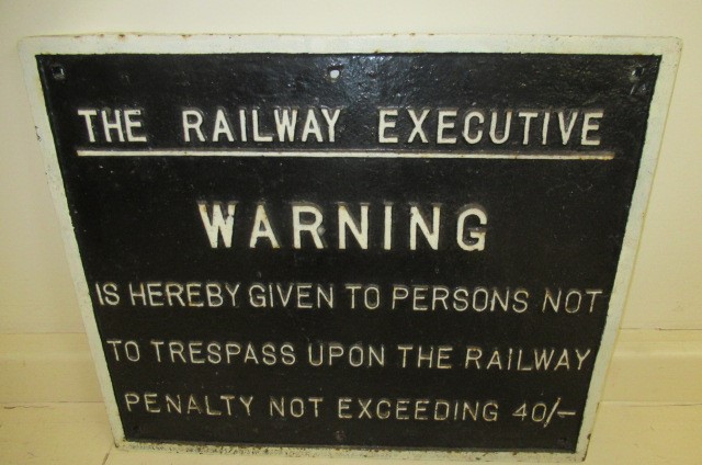 A cast iron Railway Executive Trespass Notice Image