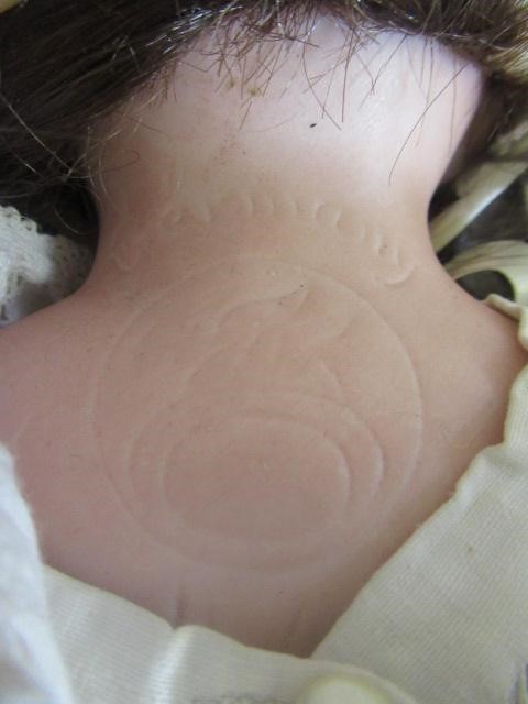 An Cuno & Otto Dressel bisque shoulder head doll Image