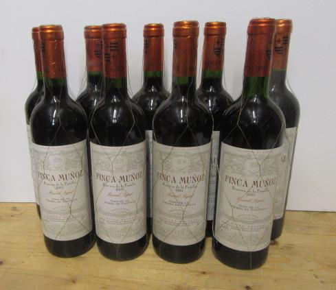 Nine bottles 2001 Finca Munoz Image