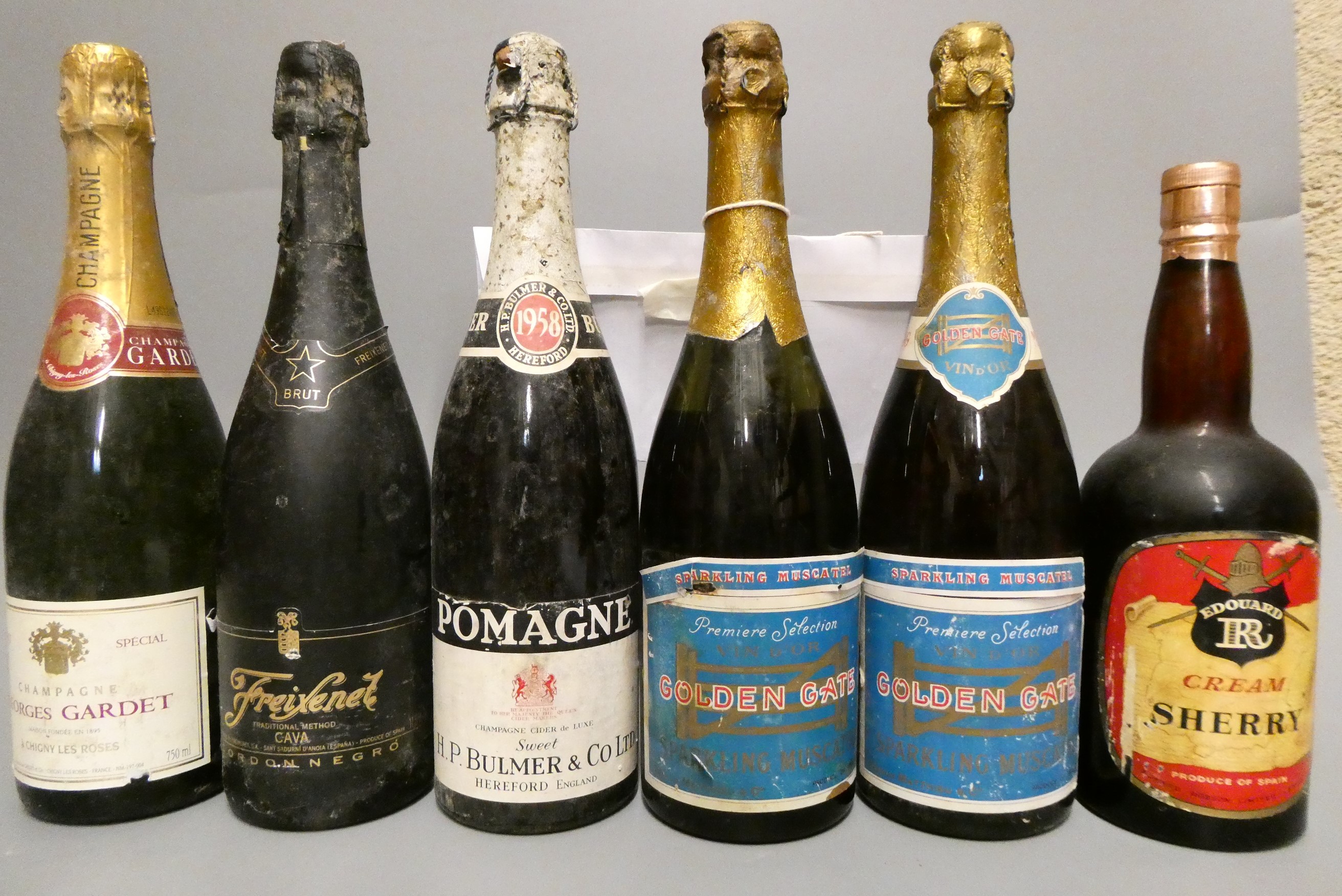 Twenty one bottles of mixed liqueur and sparkling wine Image