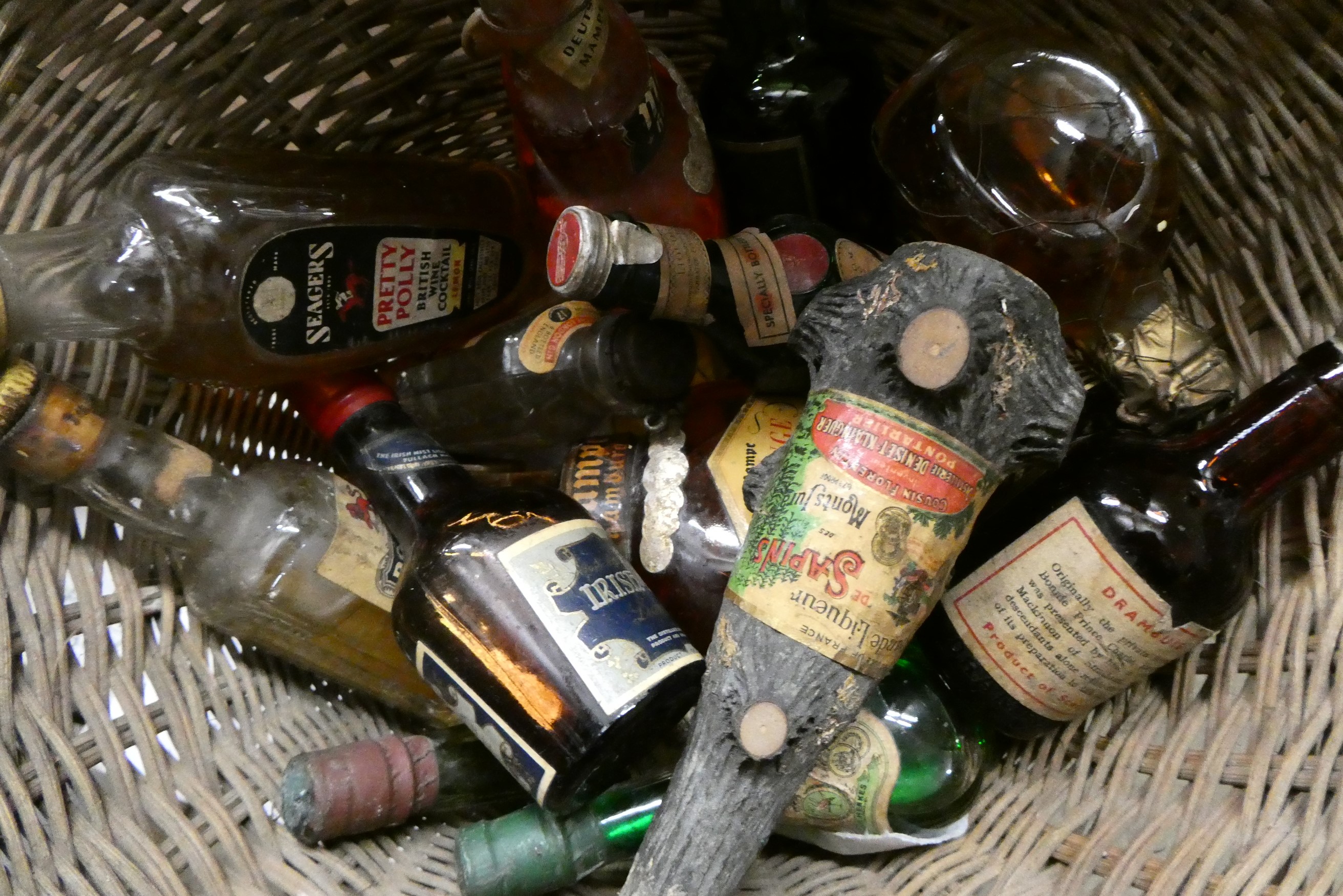 A quantity of mixed wine Image