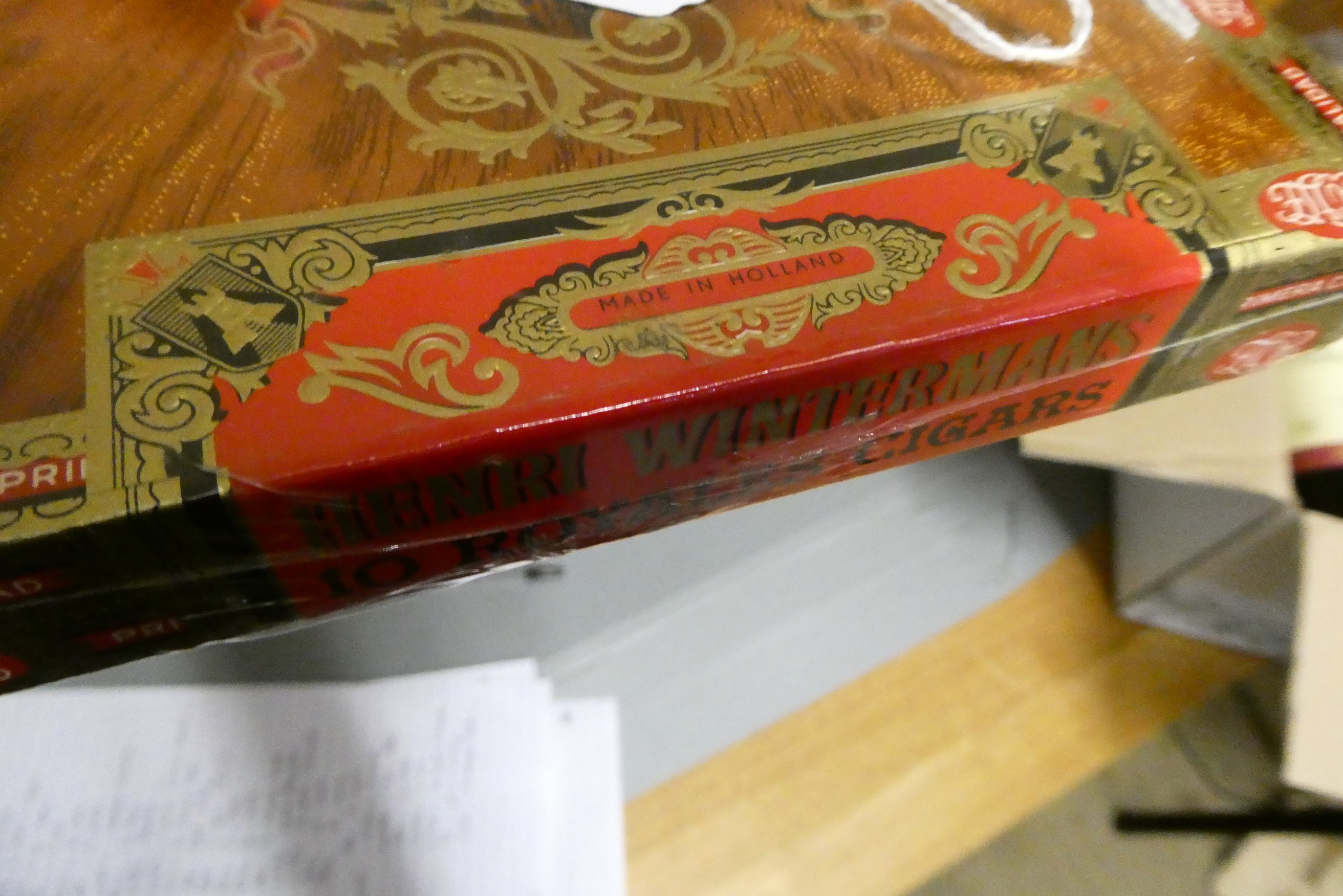 10 Henri Wintermans Royals cigars, boxed, together with two Claassen Churchill cigars in containers Image