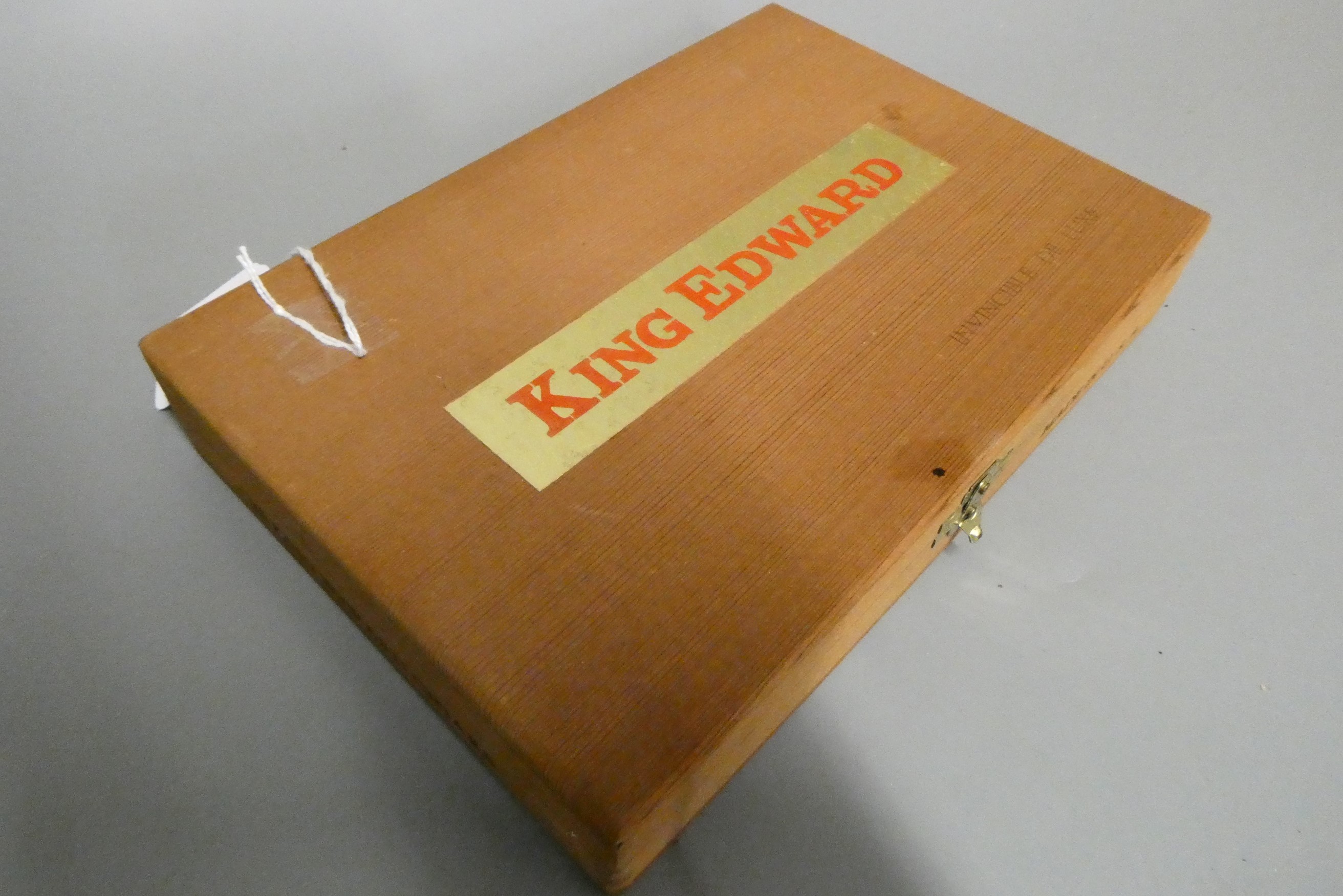 24 King Edward Invincible De Luxe cigars, boxed (Est. plus 24% premium inc. VAT) Image