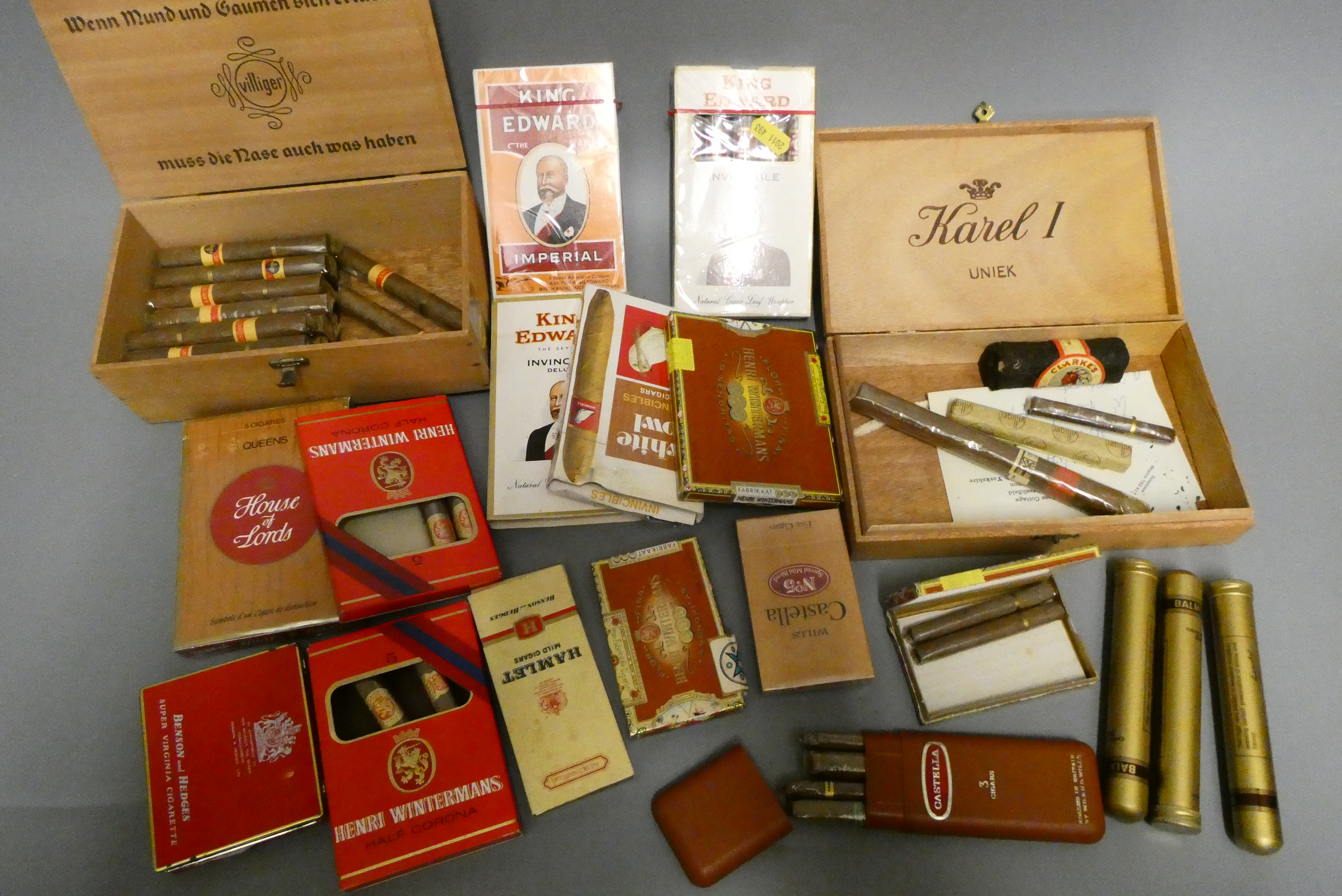Quantity of mixed cigars, including two 5 cigar boxed King Edward Imperial, 3 tubed Balmoral de Image