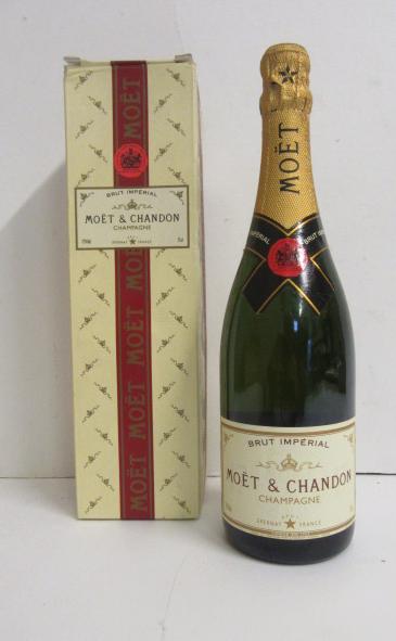 One bottle NV Moet & Chandon Brut Imperial Champagne Image