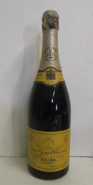 One bottle 1949 Veuve Clicquot Ponsardin Image