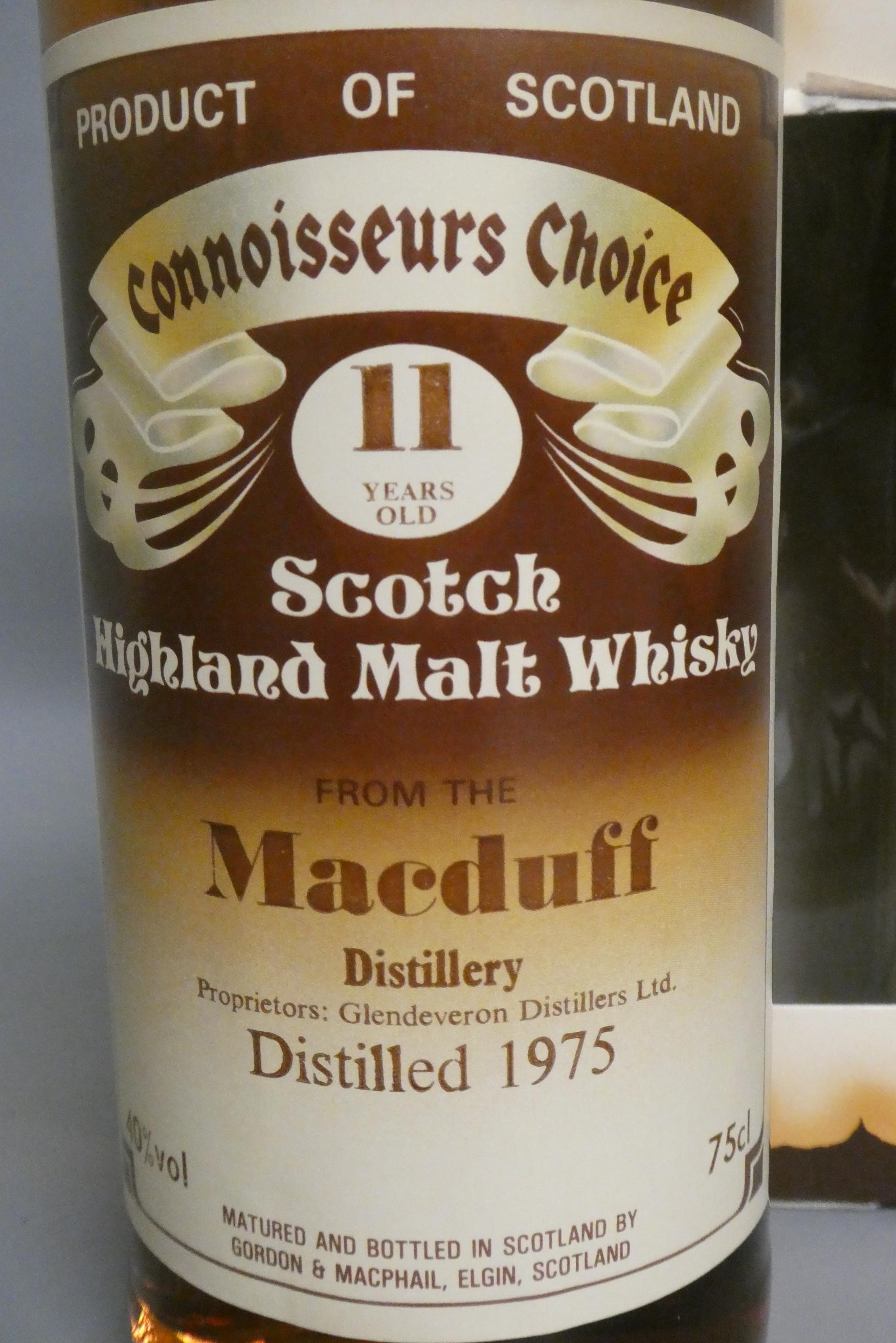 One bottle Connoisseurs Choice Macduff 11yr old Scotch Highland malt whisky, distilled 1975, Gordon Image