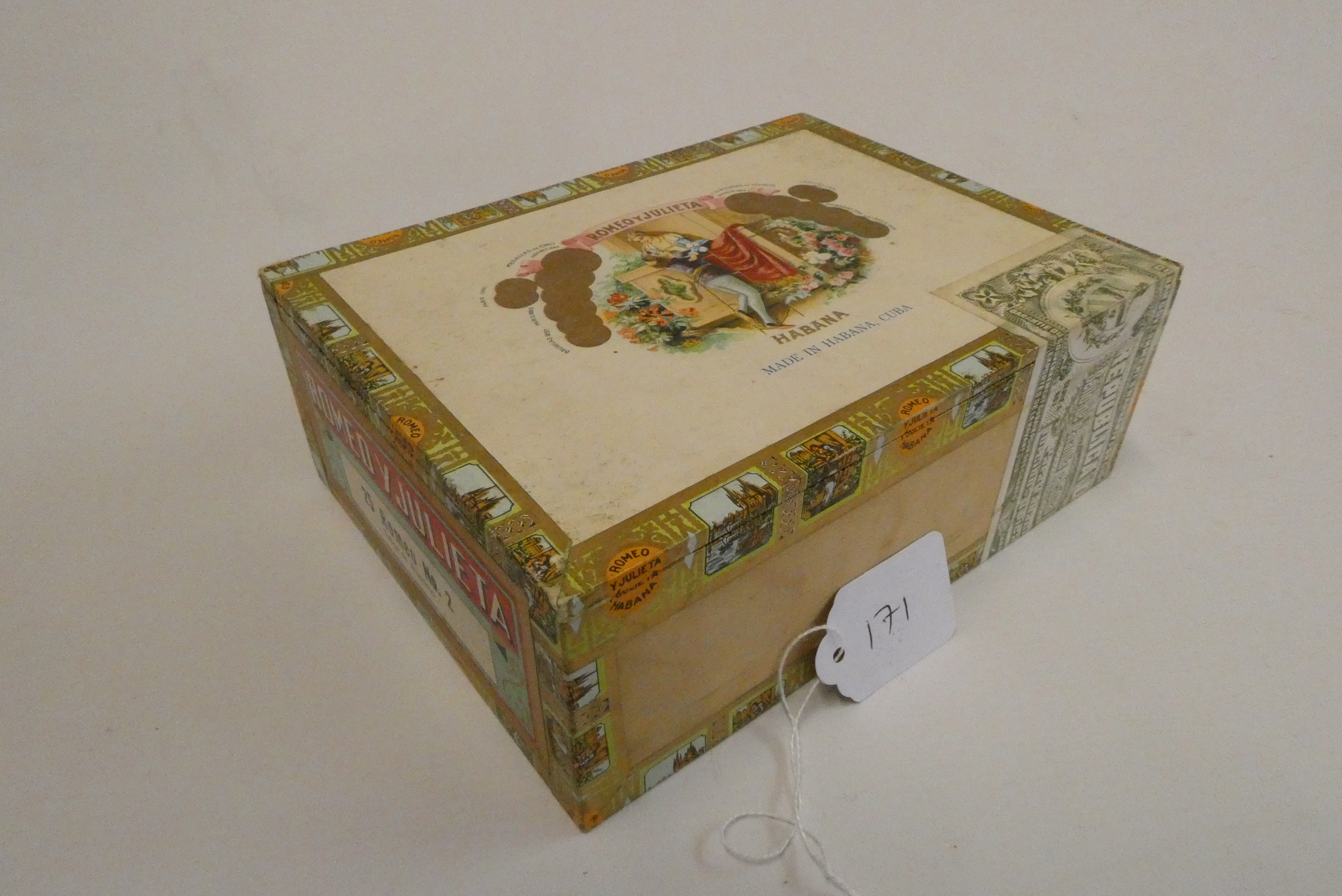 A box of 25 Romeo Y Julieta No.2 cigars, individually tubed (Est. plus 24% premium inc. VAT) Image