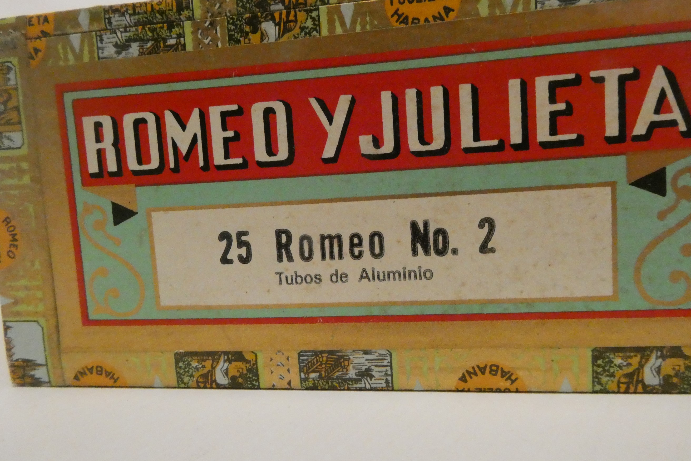 A box of 25 Romeo Y Julieta No.2 cigars, individually tubed (Est. plus 24% premium inc. VAT) Image