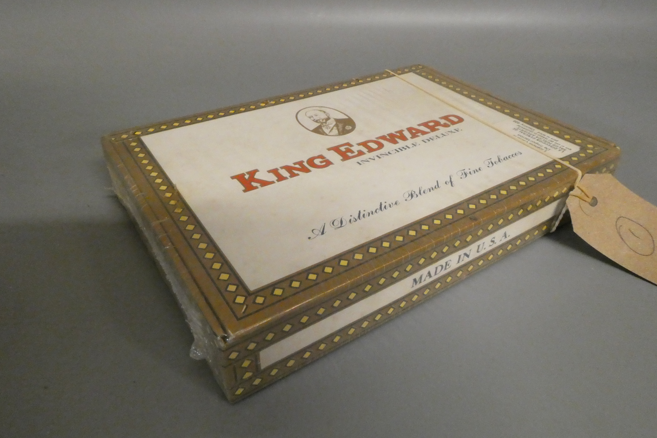 Twenty five King Edward Invincible Deluxe cigars, boxed and sealed (Est. plus 24% premium inc. VAT) Image