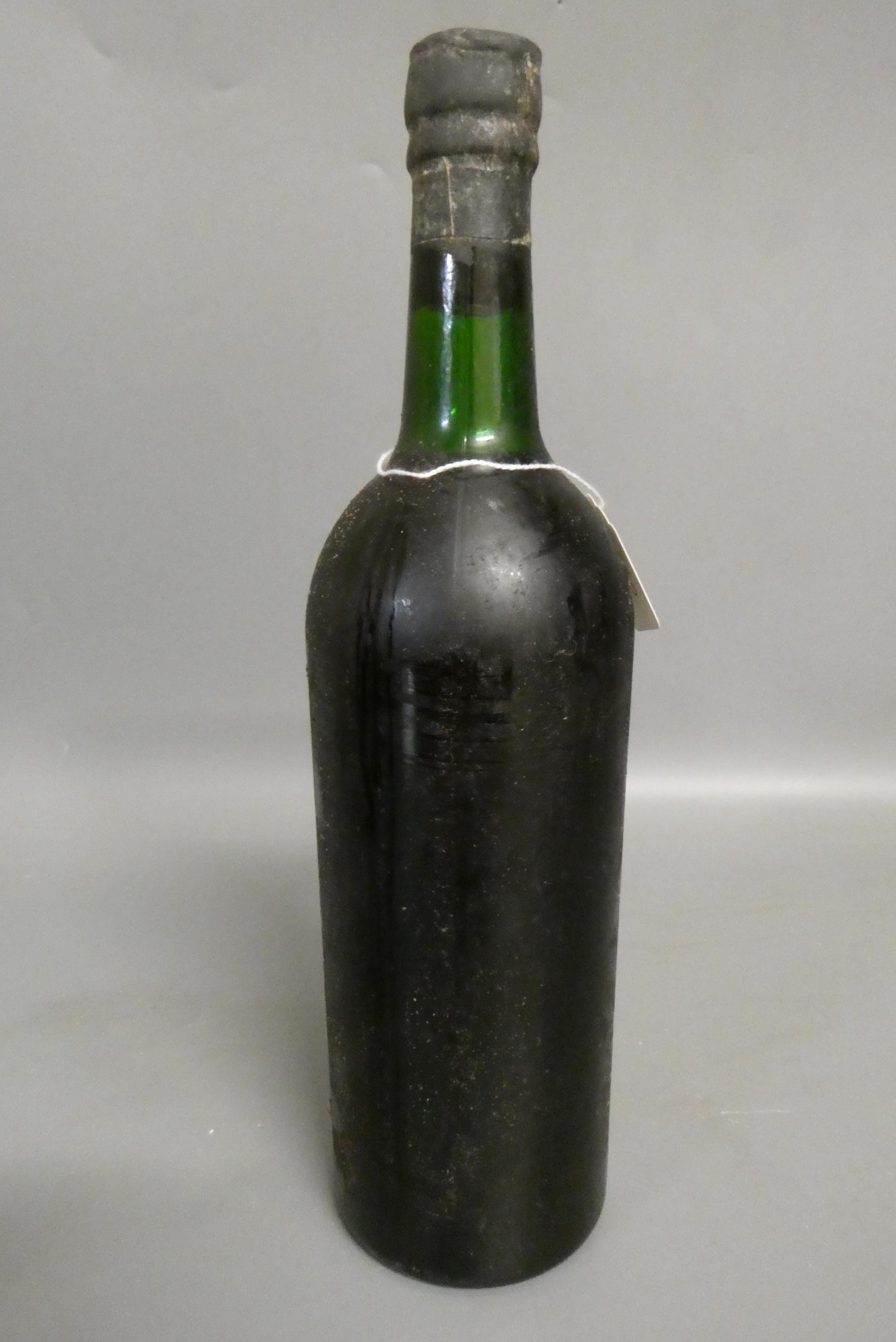 One bottle Warre's 1963 vintage port (Est. plus 24% premium inc. VAT) Image