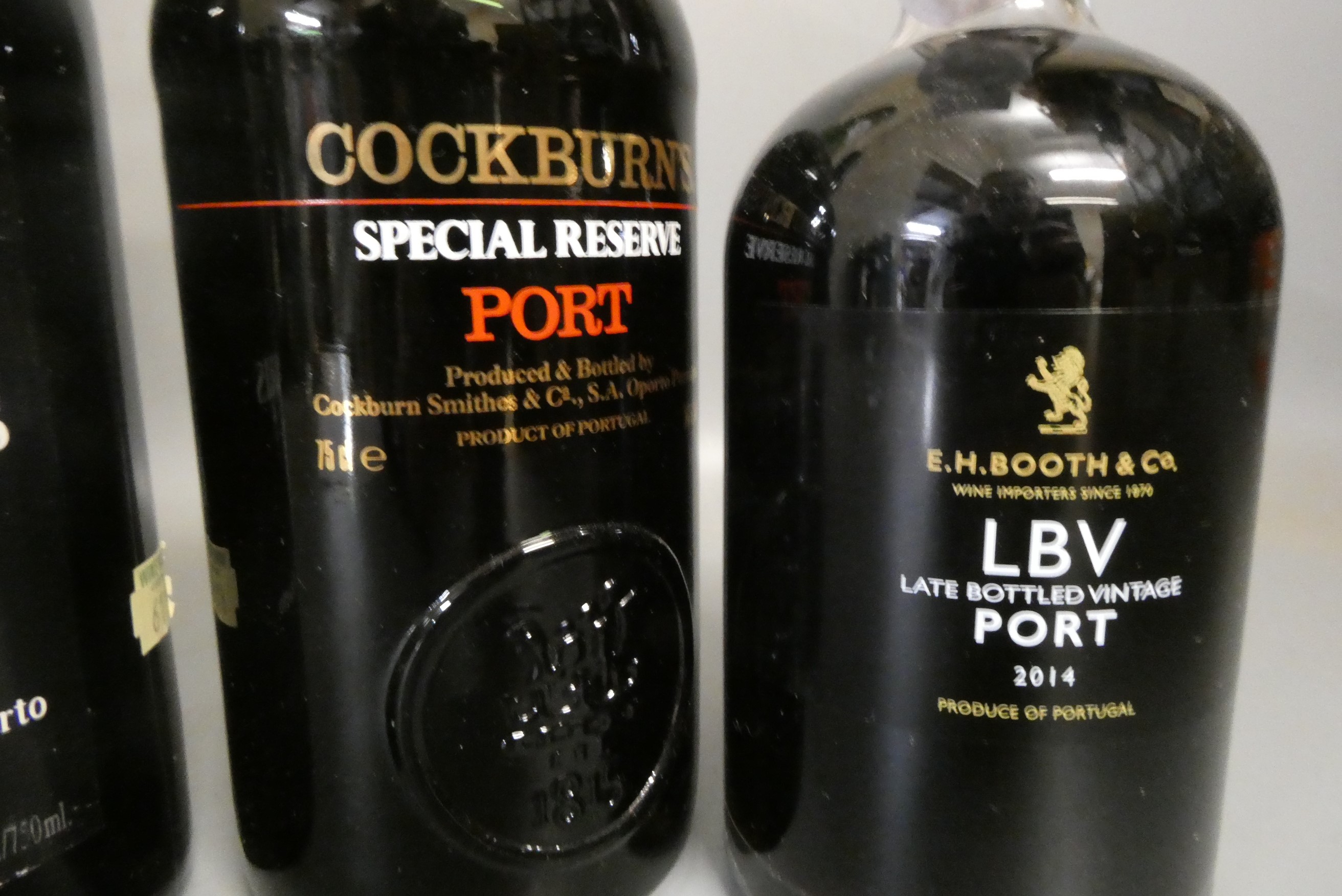 One bottle Quarles Harris 1977 vintage port, 75cl, together with a 75cl Cockburn's special reserve Image