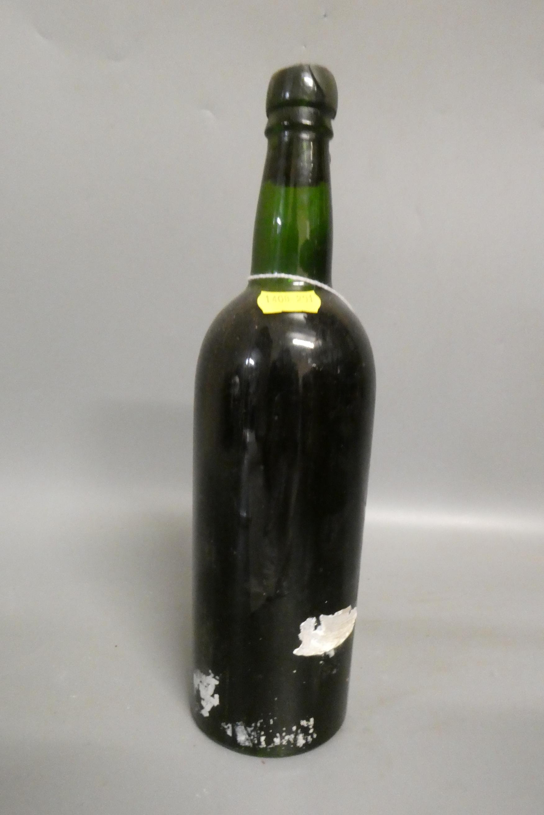 One bottle 1960s vintage port, no label (Est. plus 24% premium inc. VAT) Image