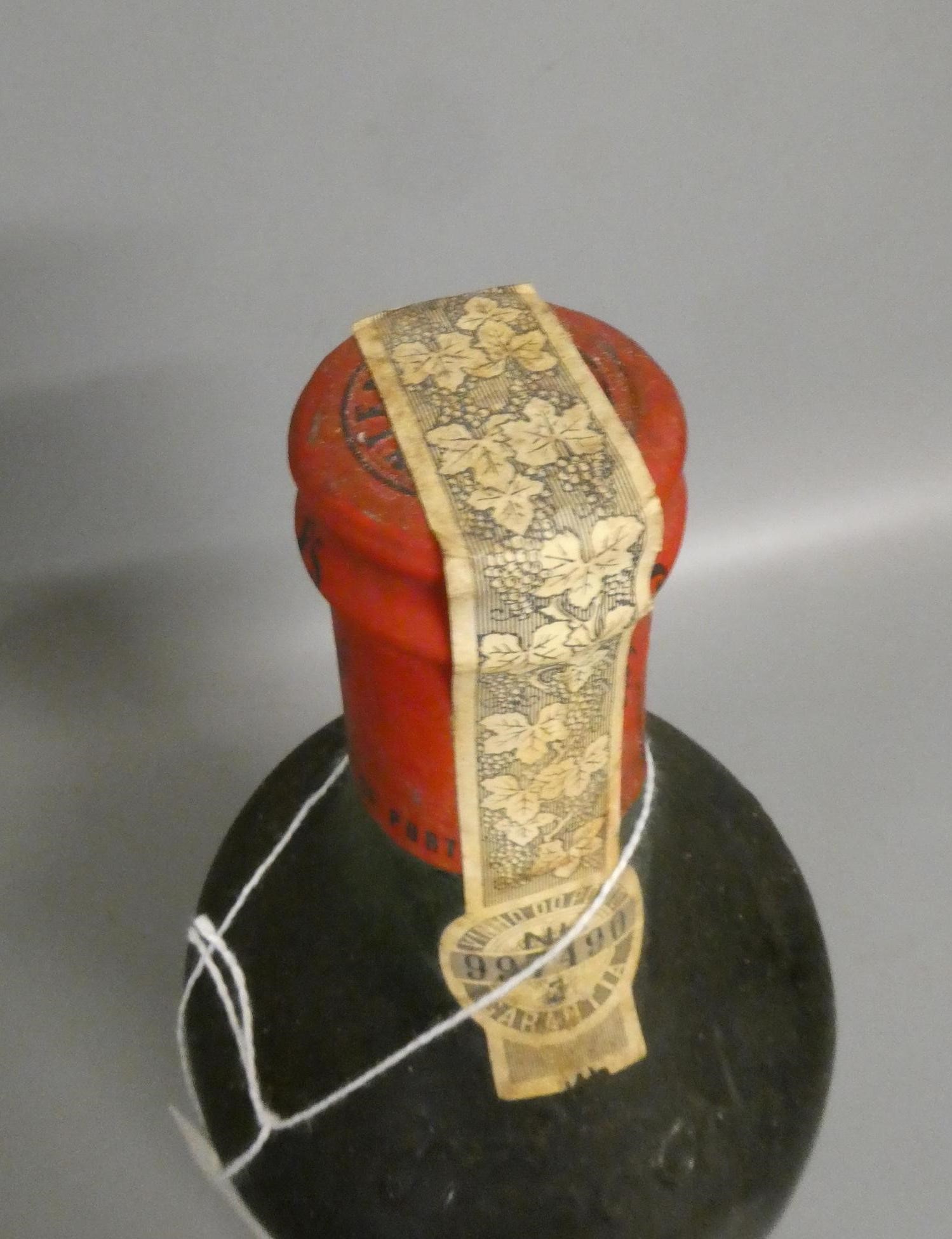 One bottle Niepoort 1968 vintage port (Est. plus 24% premium inc. VAT) Image