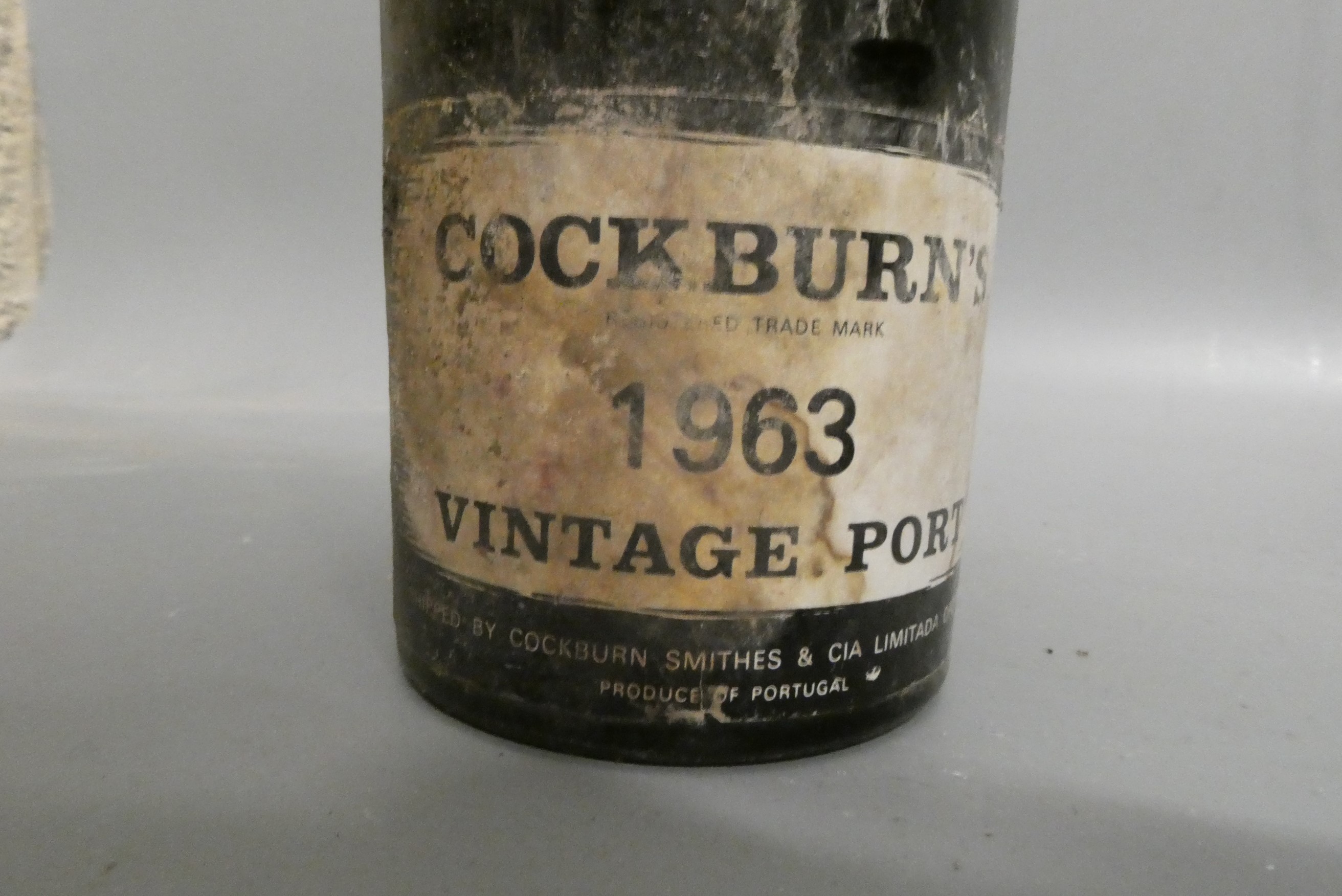 One bottle Cockburn's 1963 vintage port (Est. plus 24% premium inc. VAT) Image