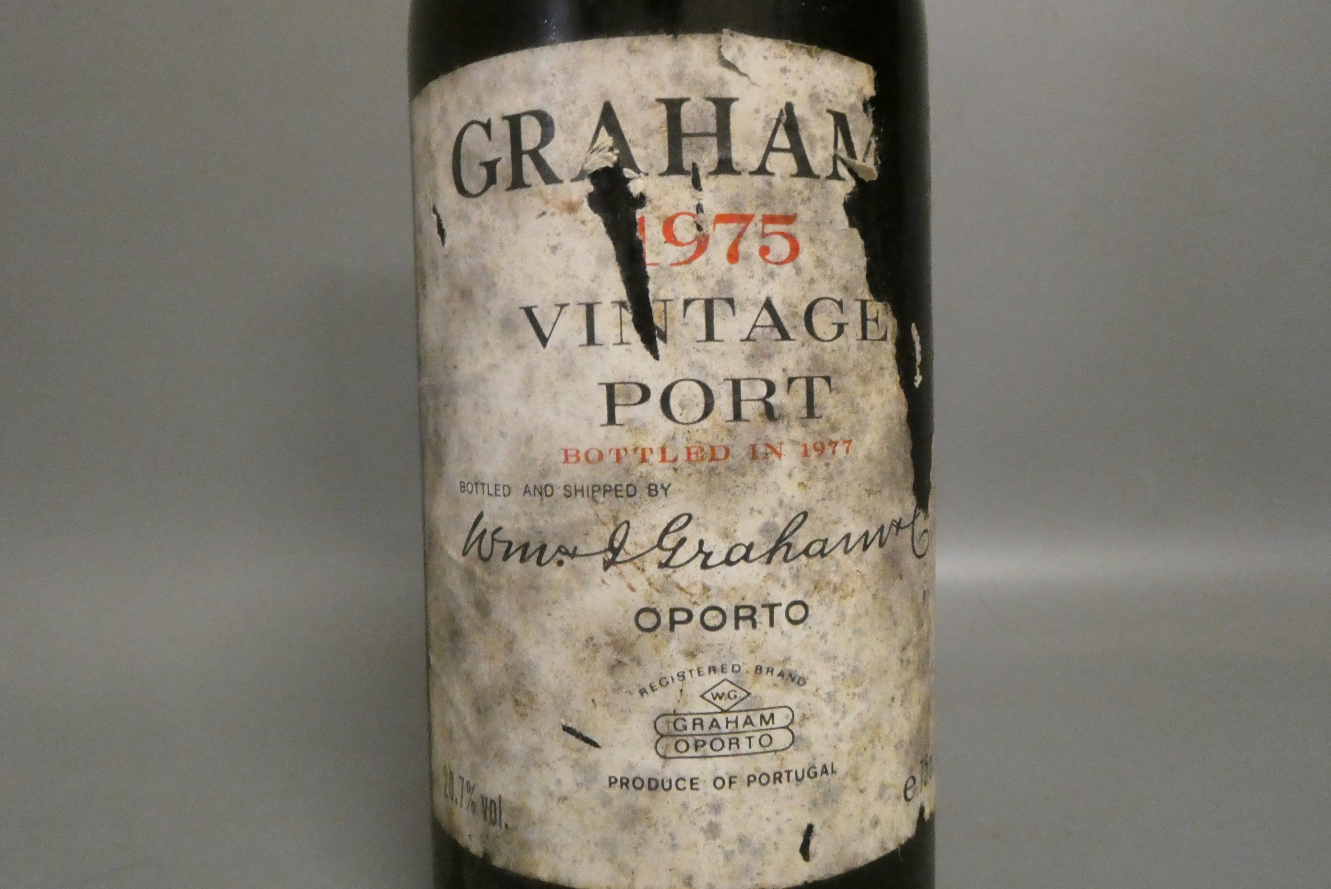 One bottle Graham's 1975 vintage port (Est. plus 24% premium inc. VAT) Image