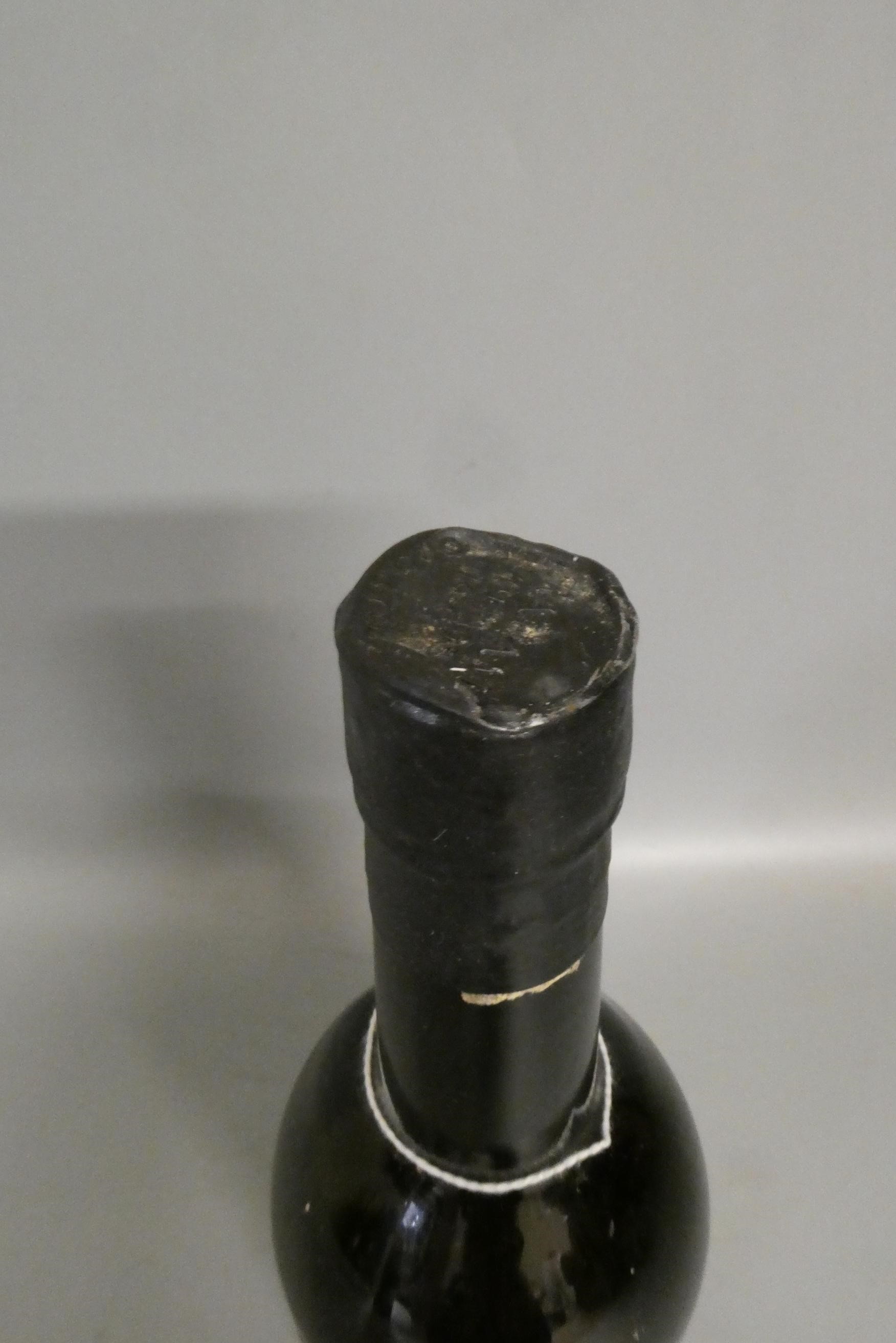 One bottle Graham's 1975 vintage port (Est. plus 24% premium inc. VAT) Image