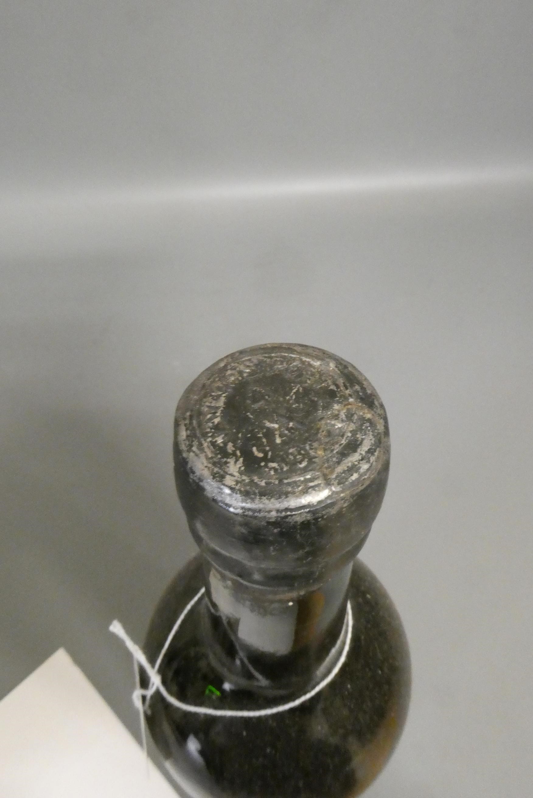 One bottle Taylor's 1960 vintage port (Est. plus 24% premium inc. VAT) Image