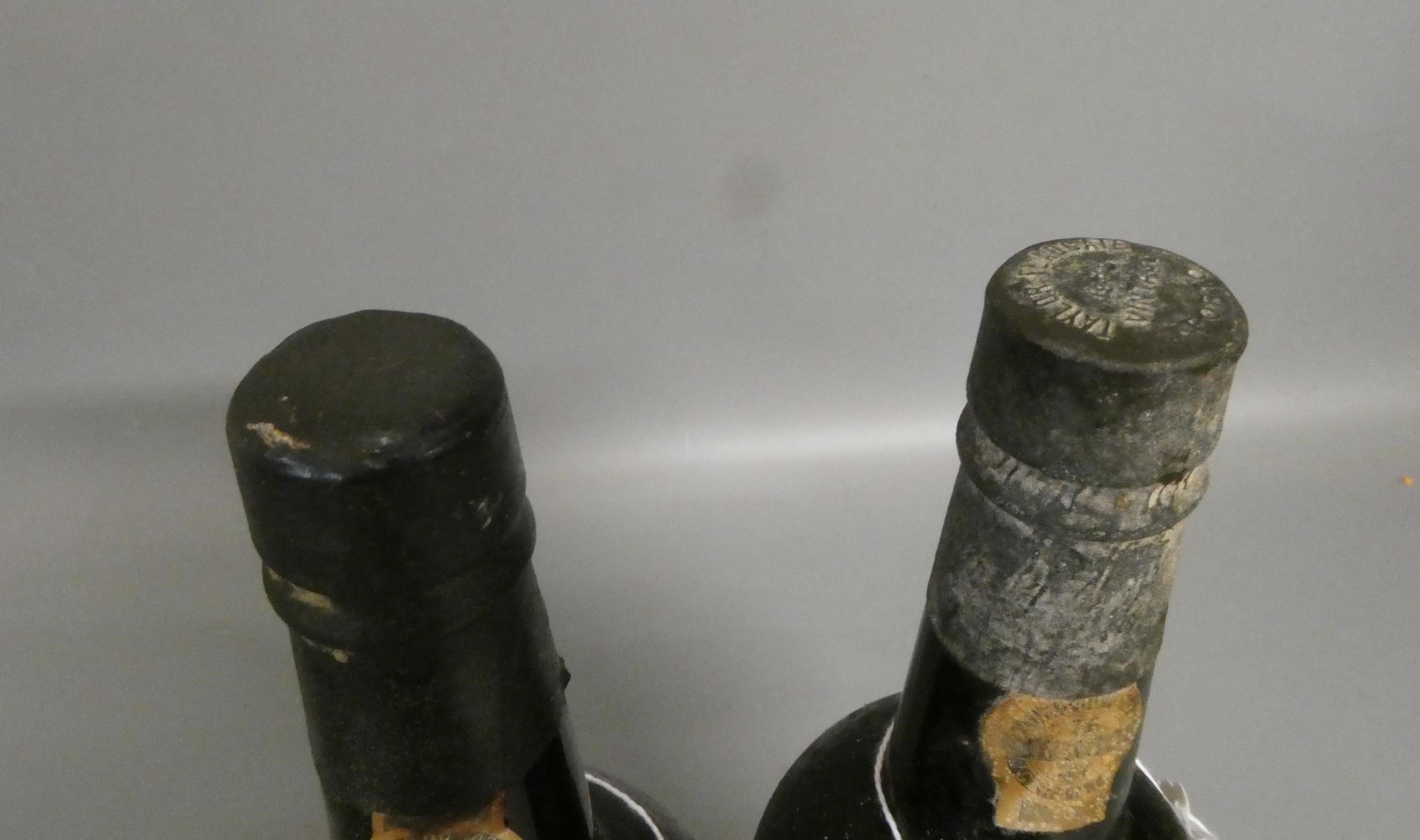 Two bottles Taylor's port, comprising a 1985 vintage port and a 1986 Quinta de Vargellas (Est. plus Image