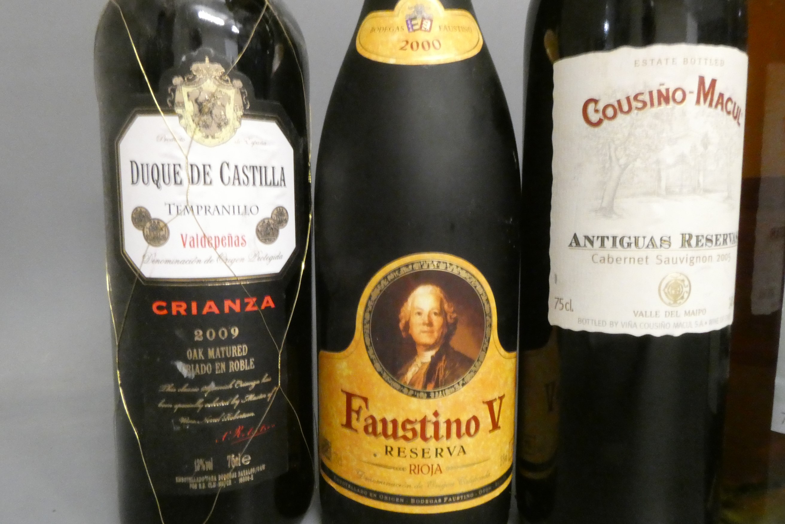 Nine bottles of New World & European wine Image