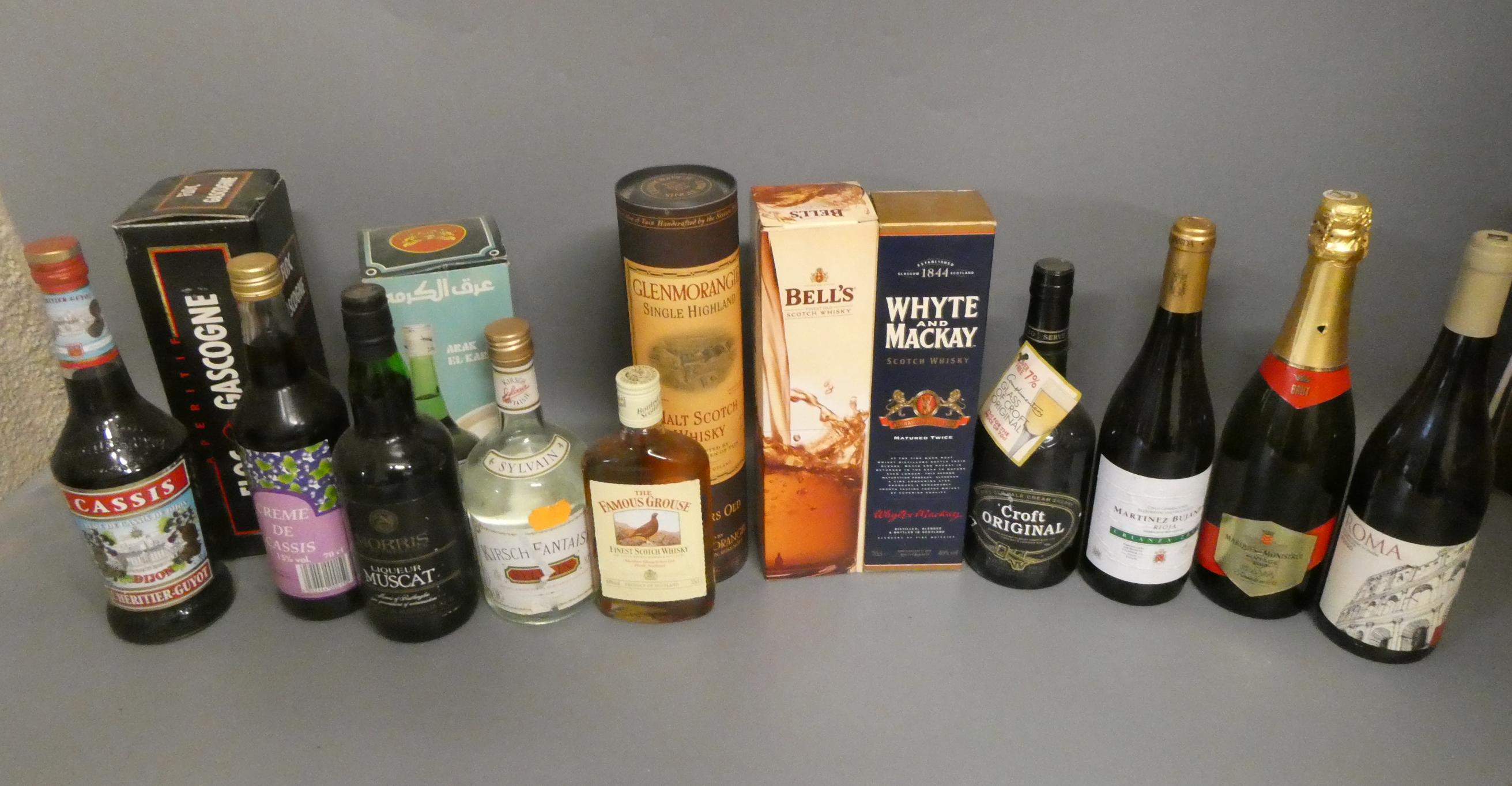 Fourteen mixed bottles of whisky Image