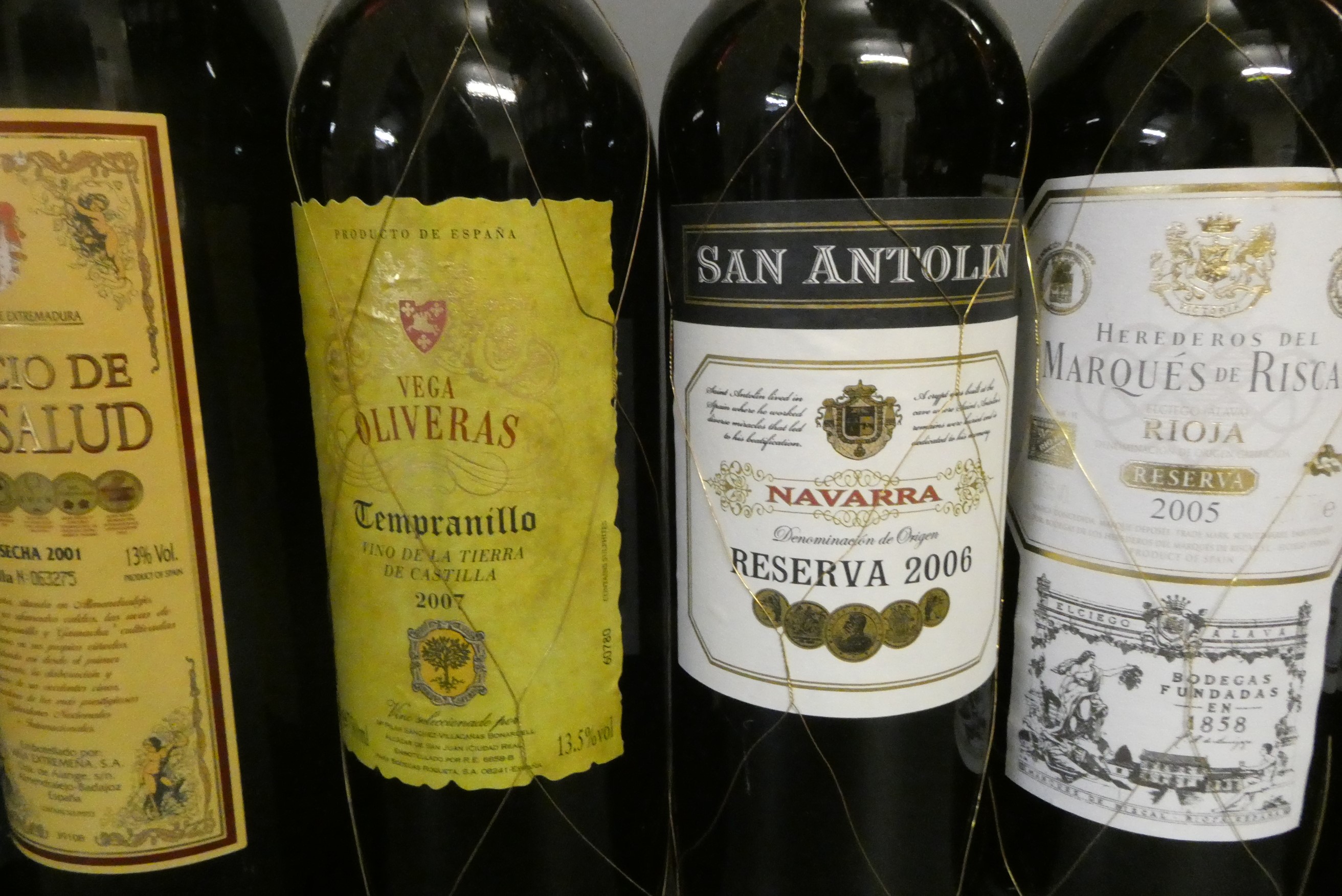 Twelve bottles of mainly Spanish wine Image