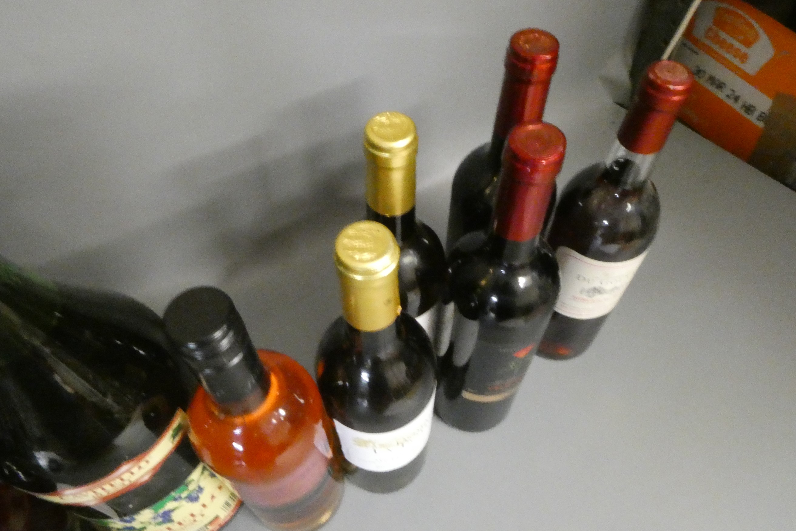 Twelve bottles of French & Italian wine Image