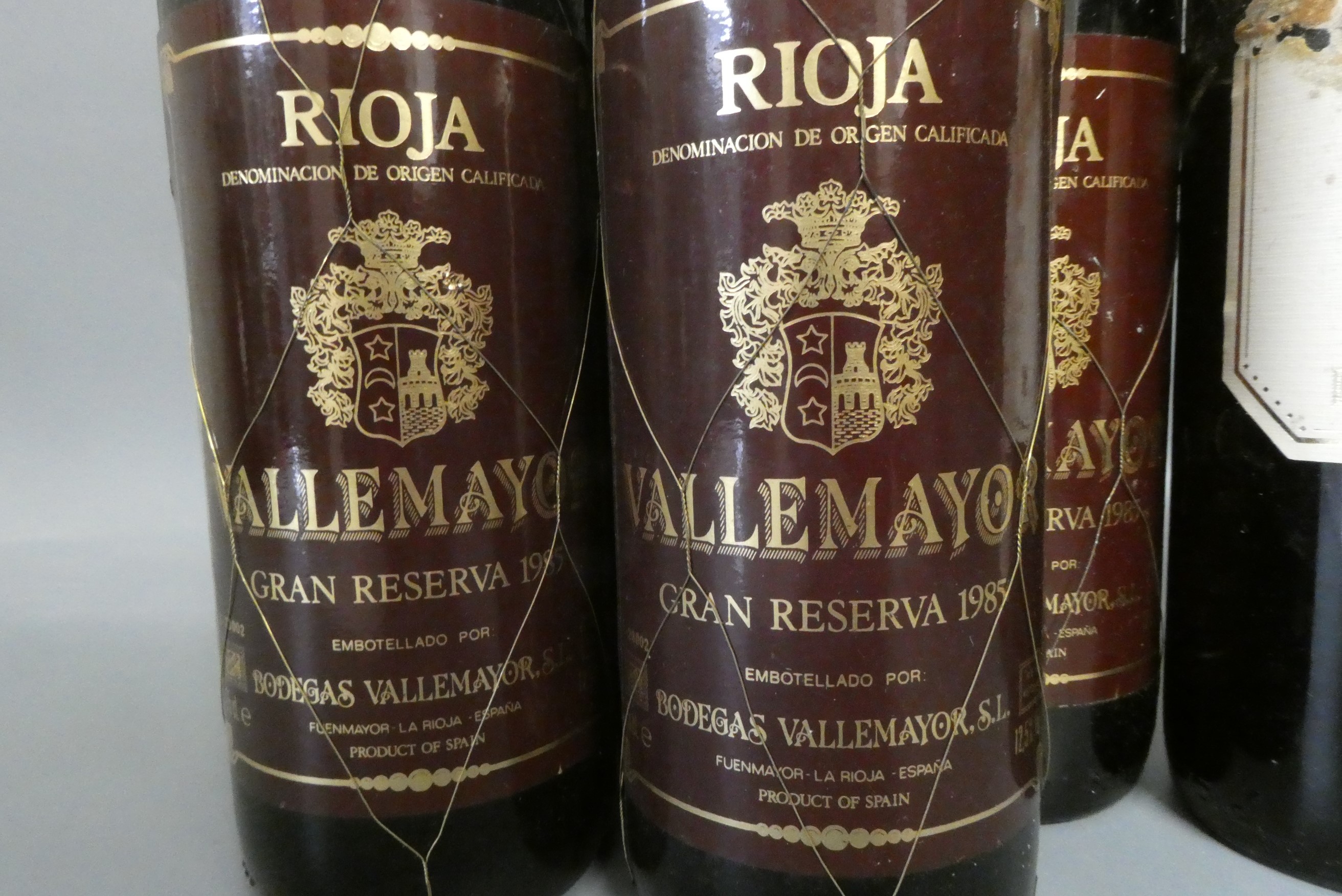 Six bottles of rioja, comprising four 1985 Vallemayor, a 2000 Muriel and another (Est. plus 24% Image