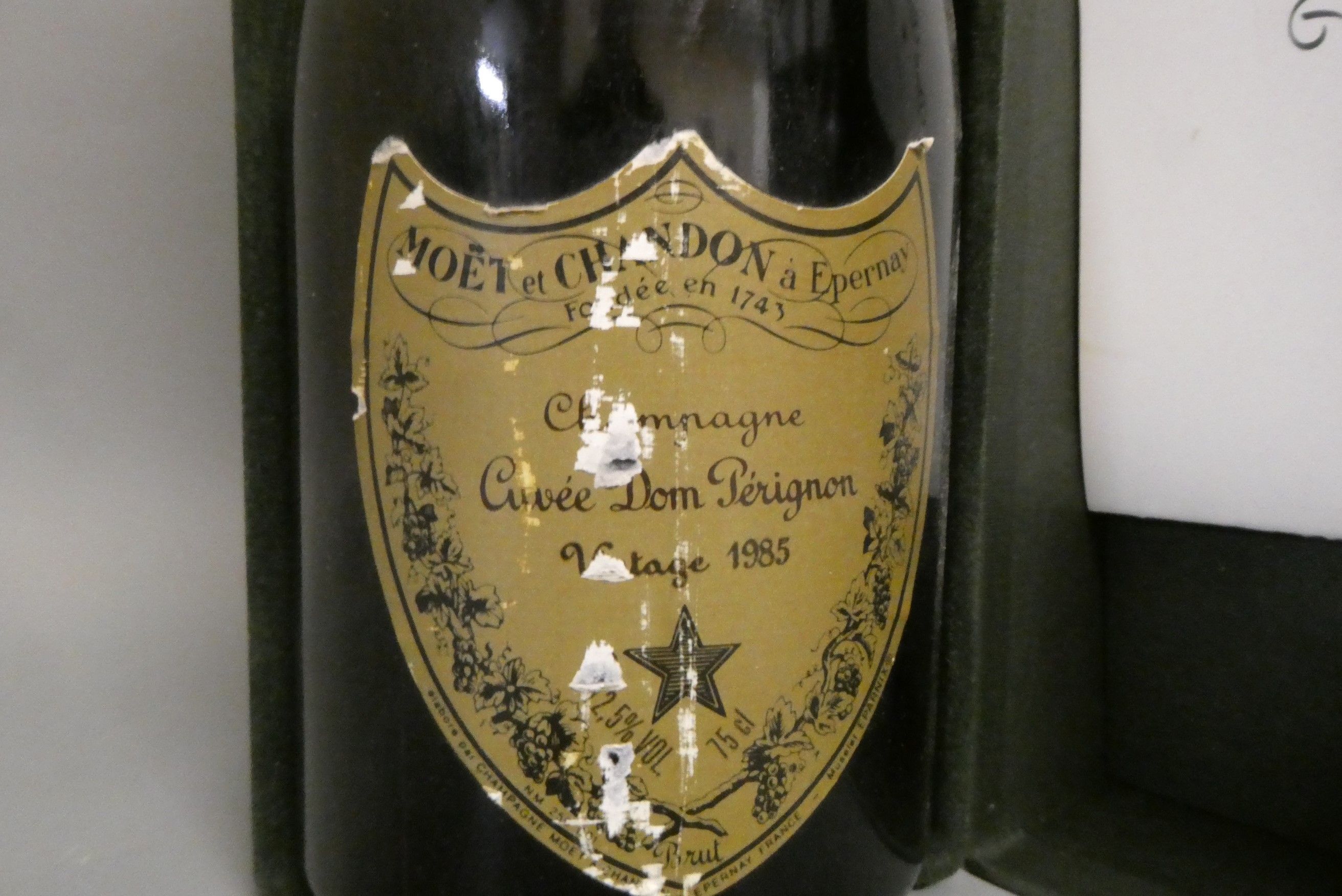 One bottle Moet et Chandon Dom Perignon, 1985 vintage, in a 1996 box (Est. plus 24% premium inc. Image