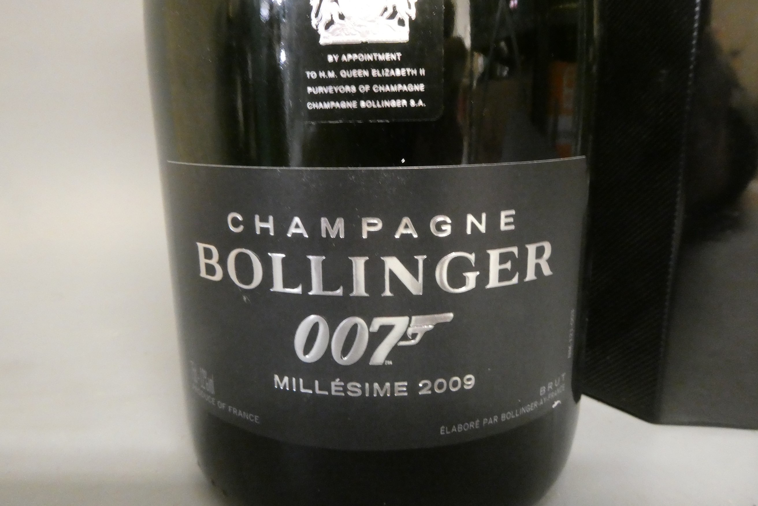 One bottle Bollinger 007 millesime 2009 champagne, boxed (Est. plus 24% premium inc. VAT) Image