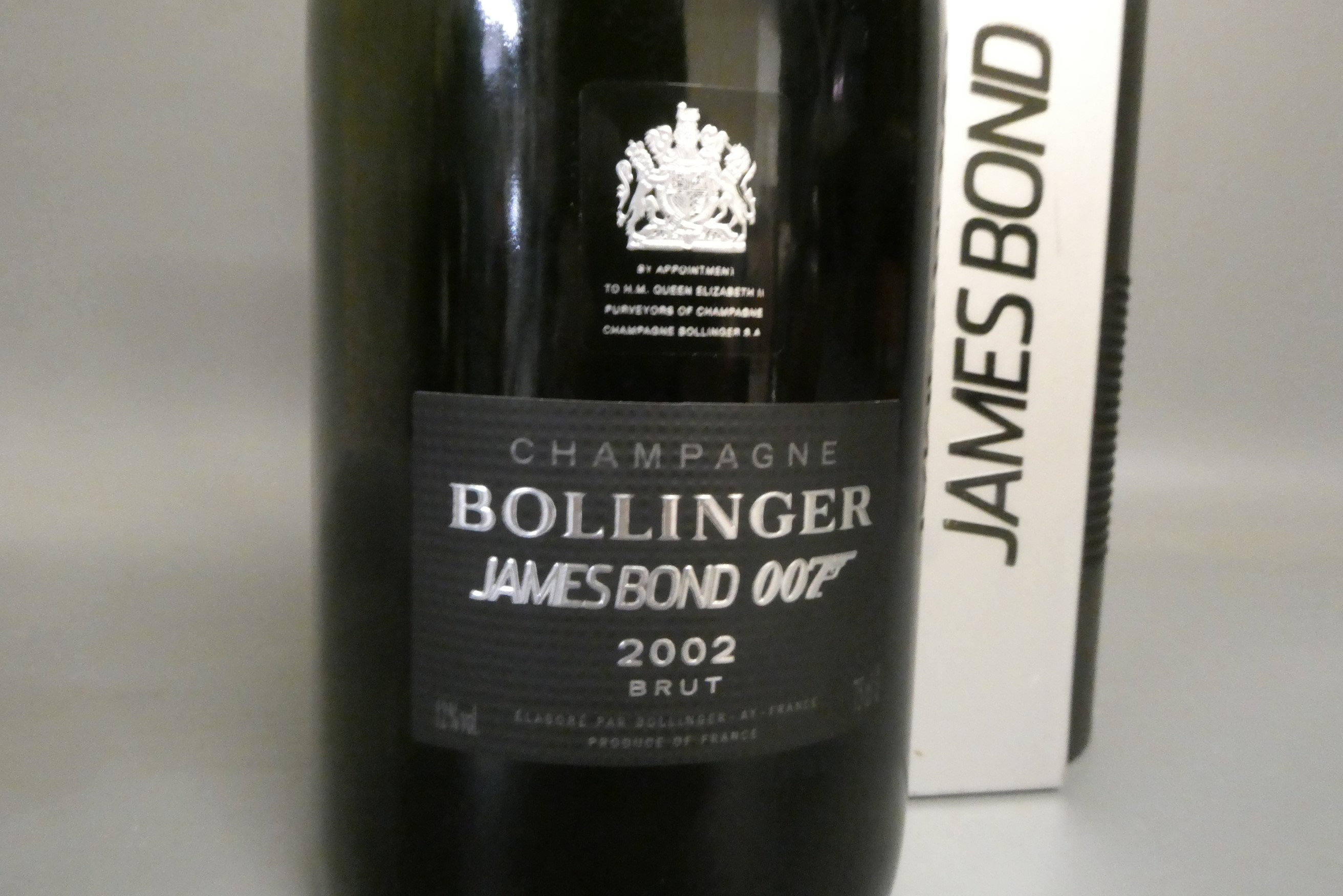 One bottle Bollinger James Bond 007 2002 champagne brut, in lockable case (Est. plus 24% premium Image