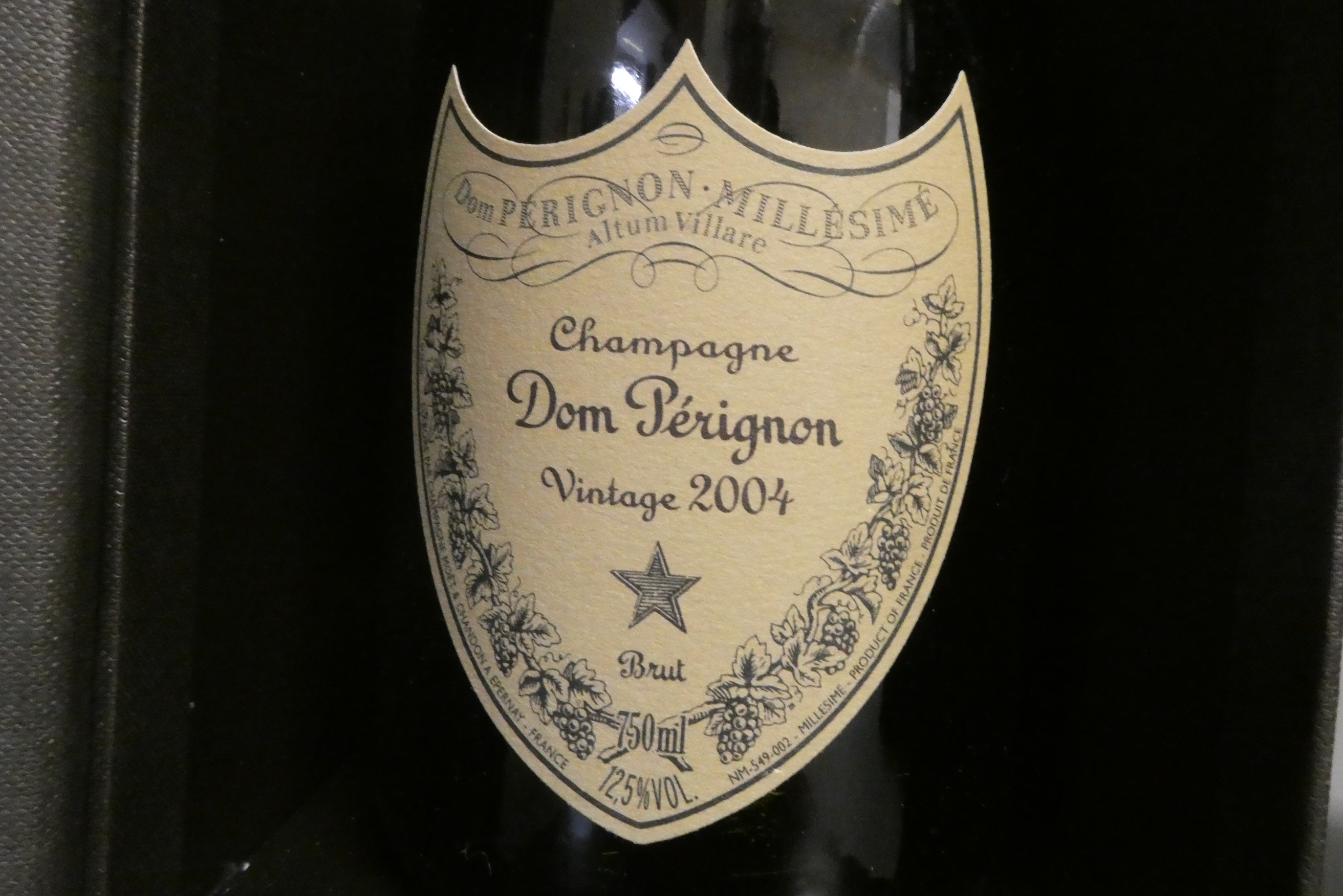 One bottle Dom Perignon 2004 vintage, boxed (Est. plus 24% premium inc. VAT) Image