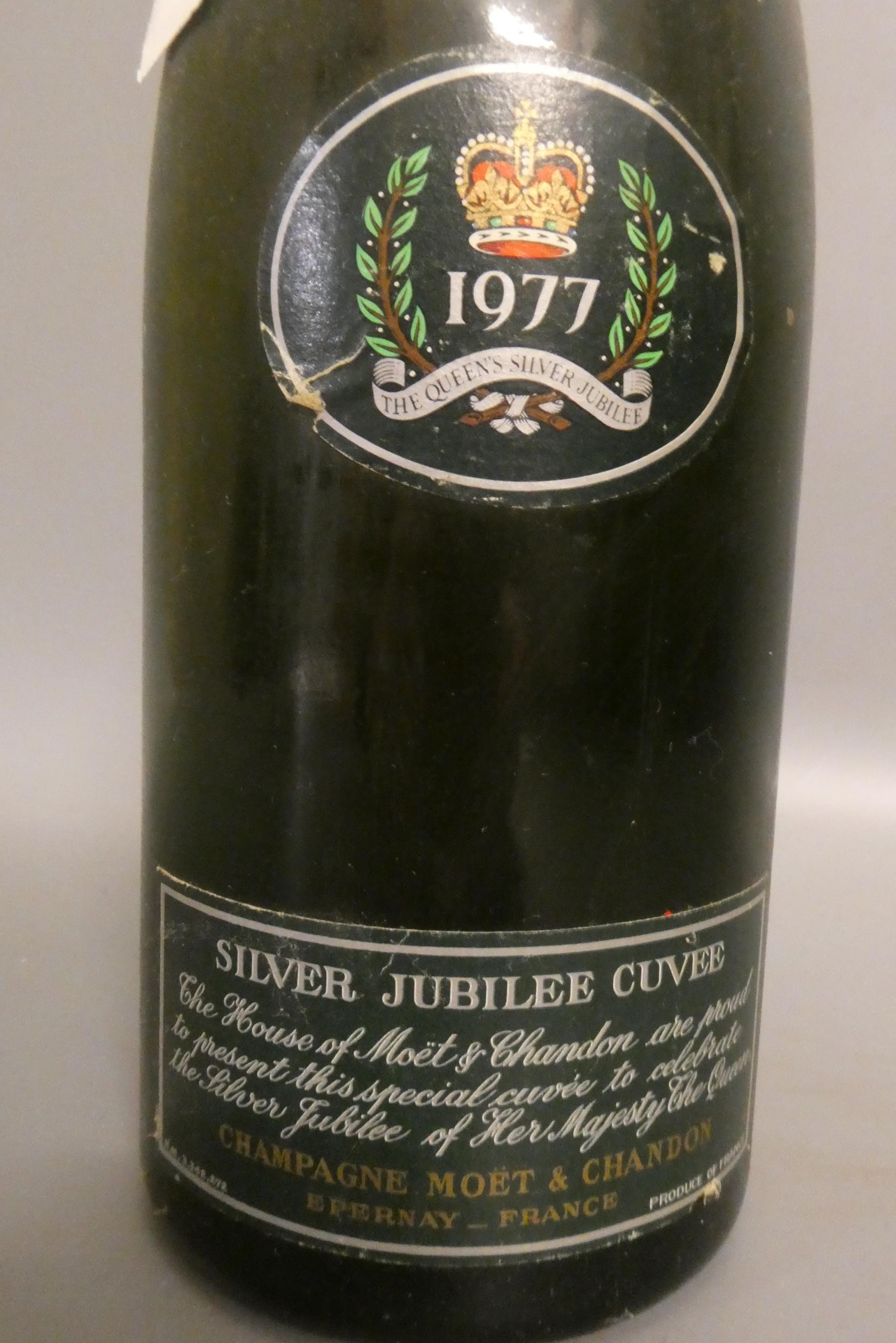 One bottle Moet & Chandon 1977 Silver Jubilee Cuvee (Est. plus 24% premium inc. VAT) Image