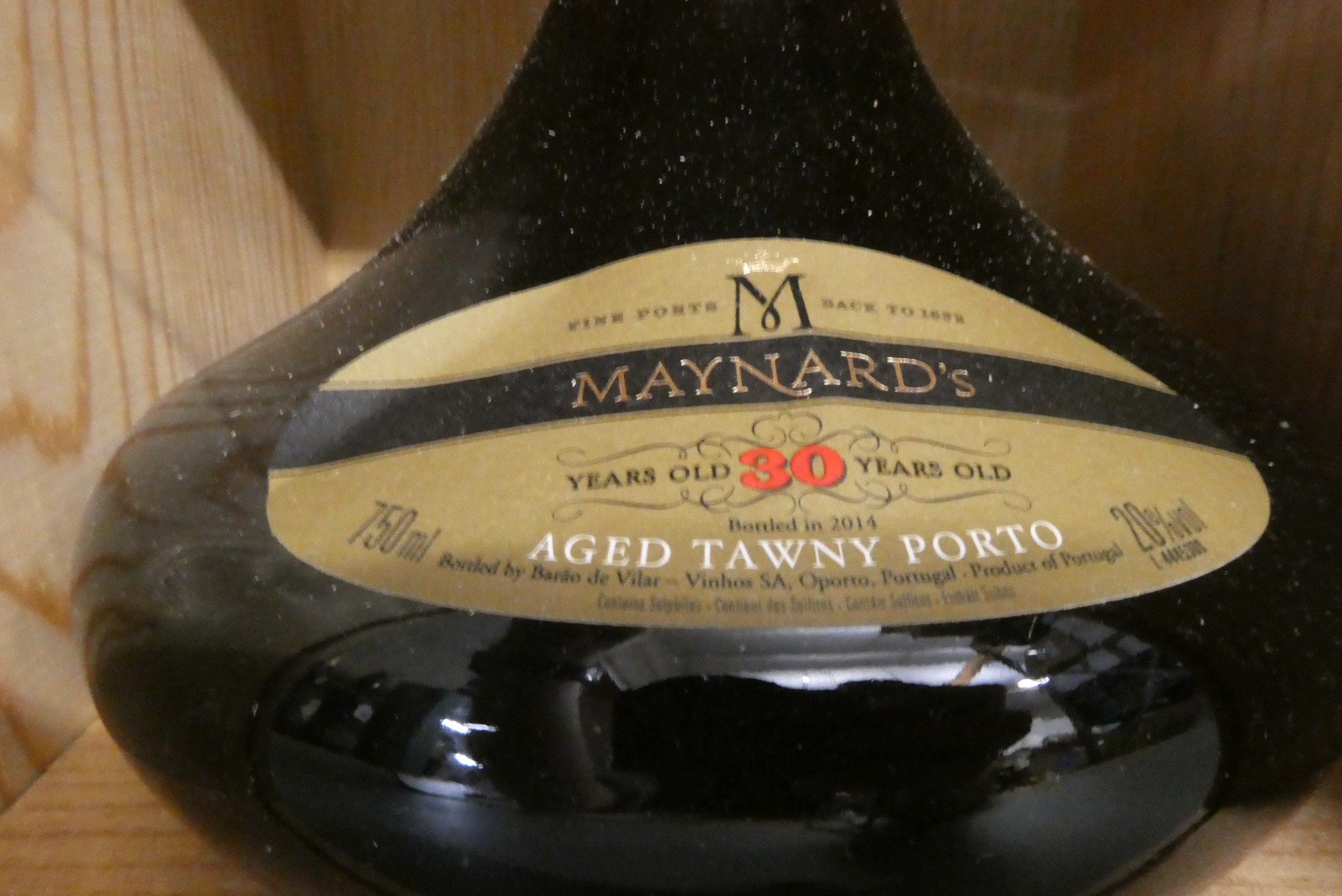 One boxed Maynard's 30yr old tawny port, together with a bottle Dimple Haig whisky (2) (Est. plus Image