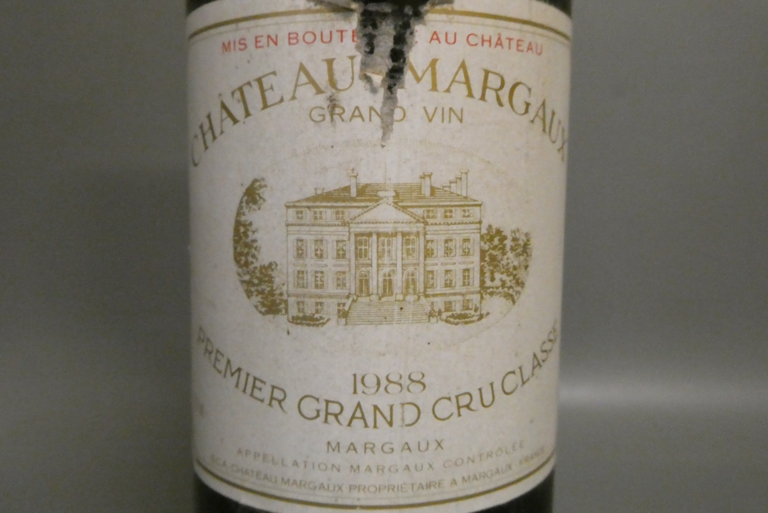 One bottle Chateau Margaux, 1988, premier grand cru classe (Est. plus 24% premium inc. VAT) Image