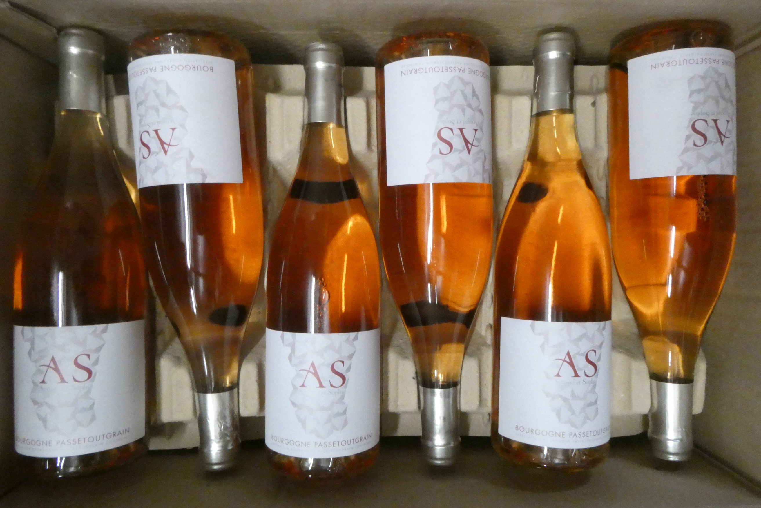 Twelve bottles Bourgogne Passetoutgrain, 2018, Arnaud et Sophie, OC (Est. plus 24% premium inc. VAT) Image