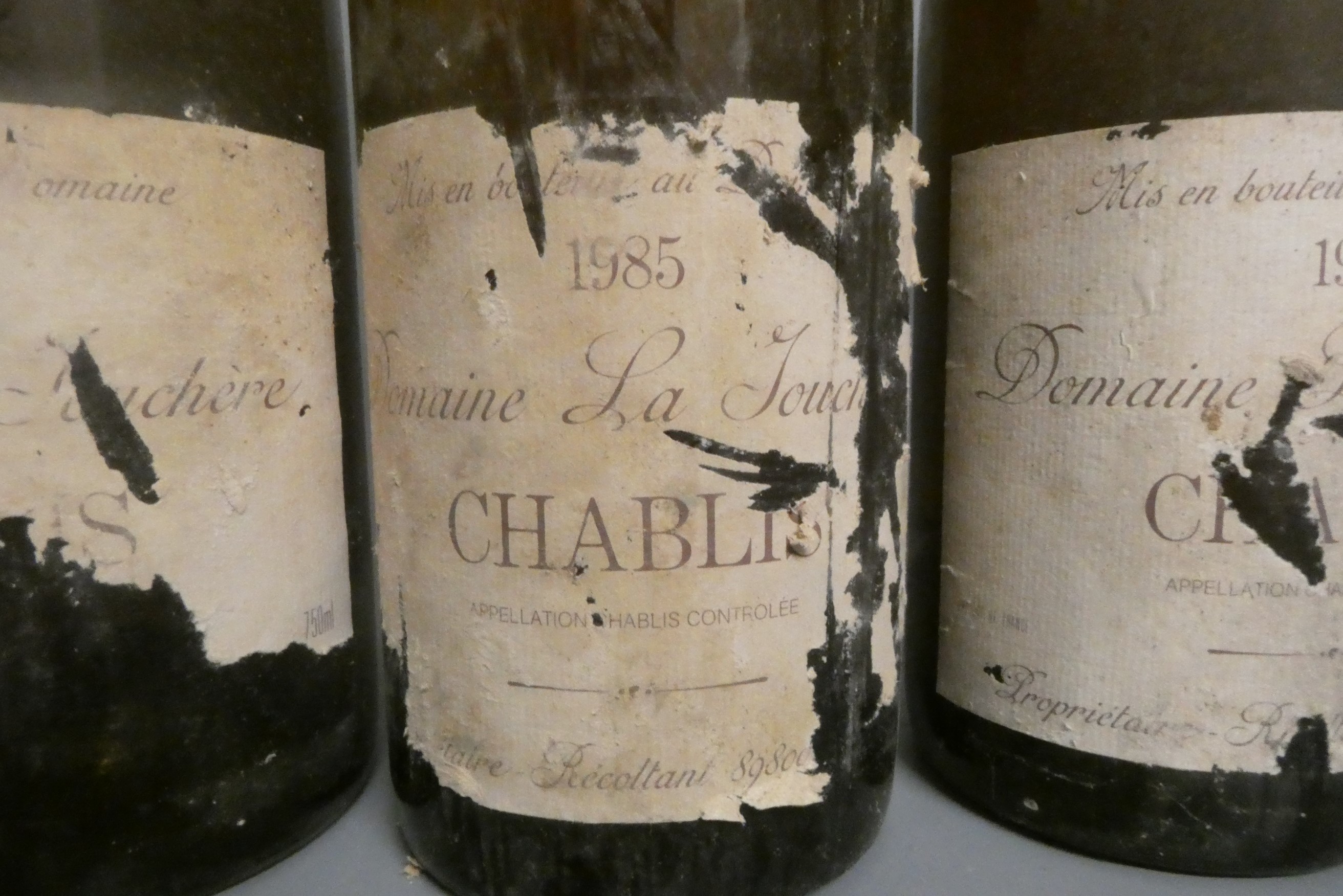 Six bottles Chablis, 1985, Domaine la Jouchere (Est. plus 24% premium inc. VAT) Image