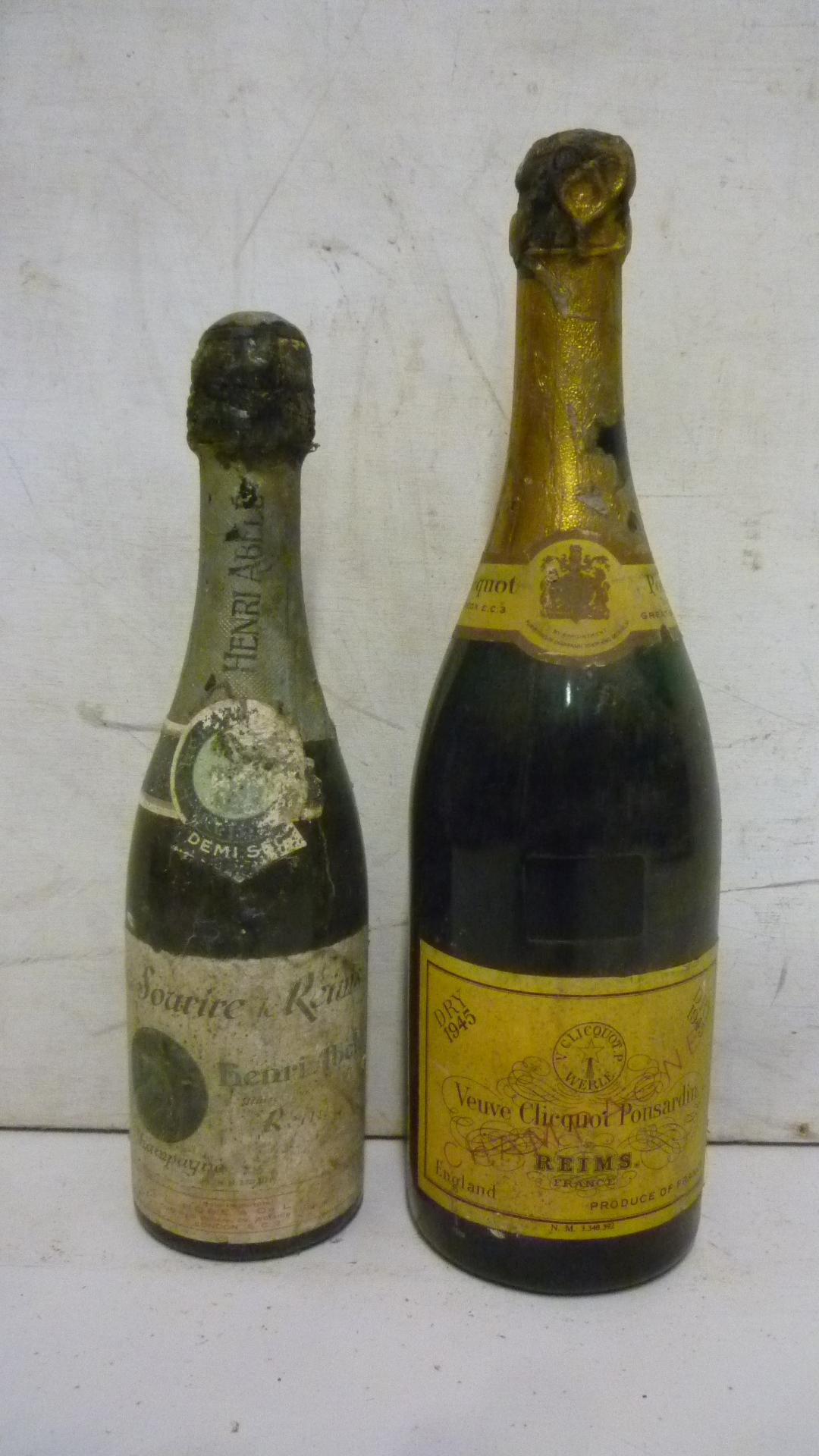 One bottle 1945 Veuve Clicquot Ponsardin Image