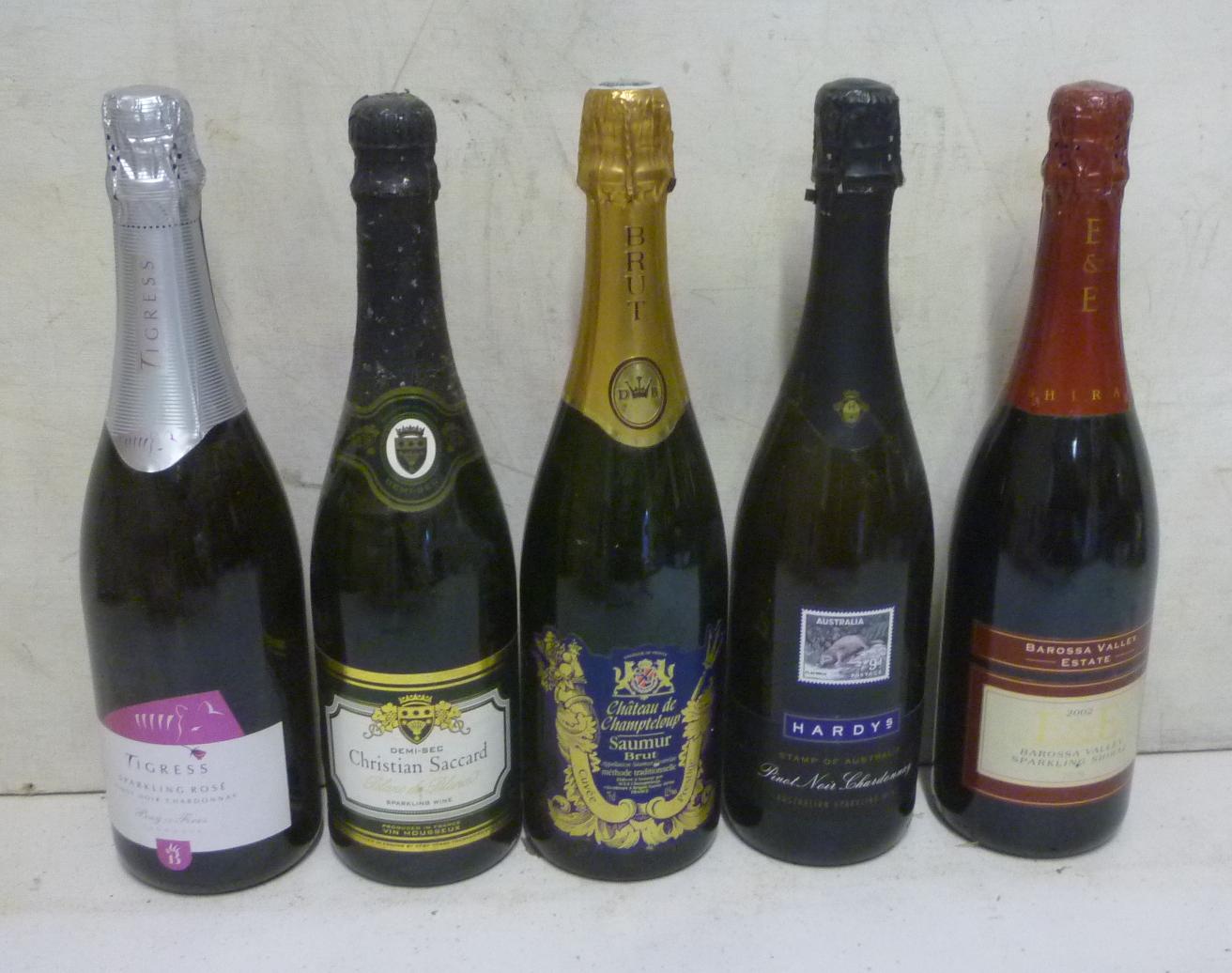 One bottle NV Hardy's Pinot Noir Chardonnay Image