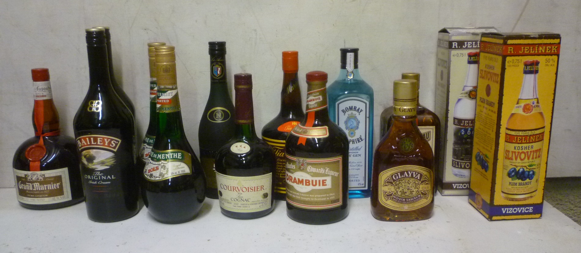 One bottle Courvoisier Luxe Cognac Image